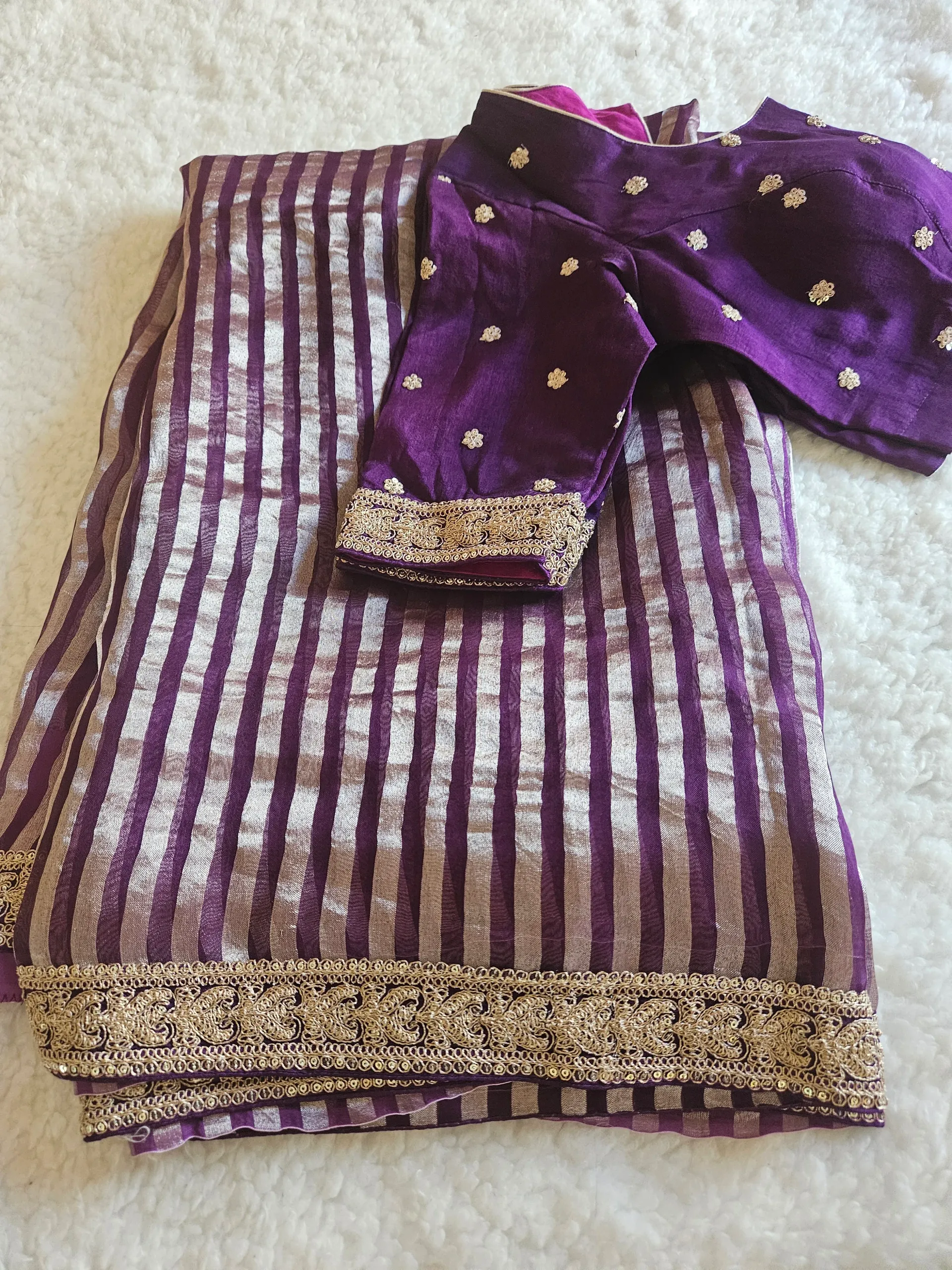 Exquisite Pure Banarasi Tissue Silk Saree with Intricate Zari Weaving - product image