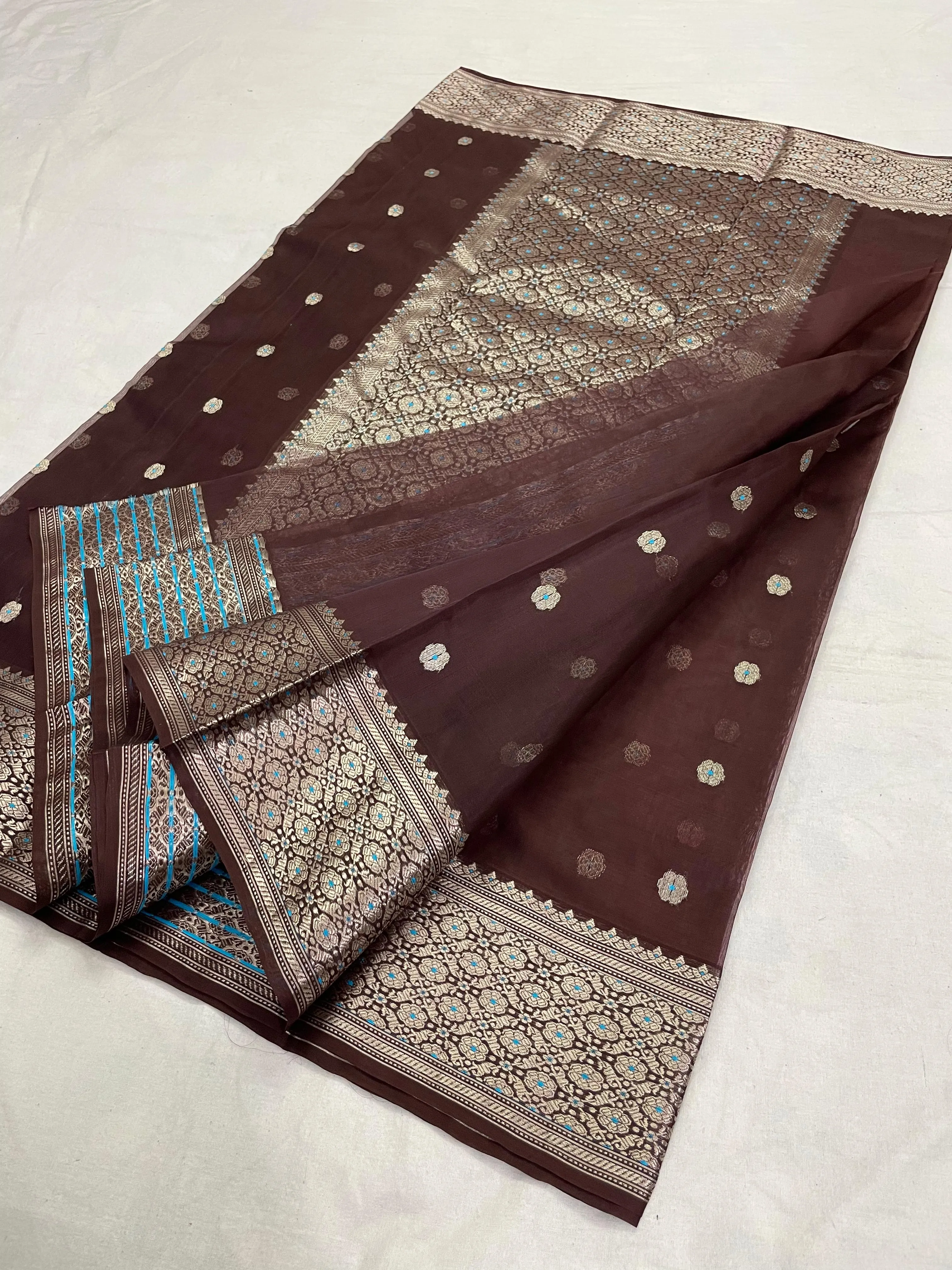 Luxurious Chanderi Silk Saree for Weddings & Celebrations - Image 3