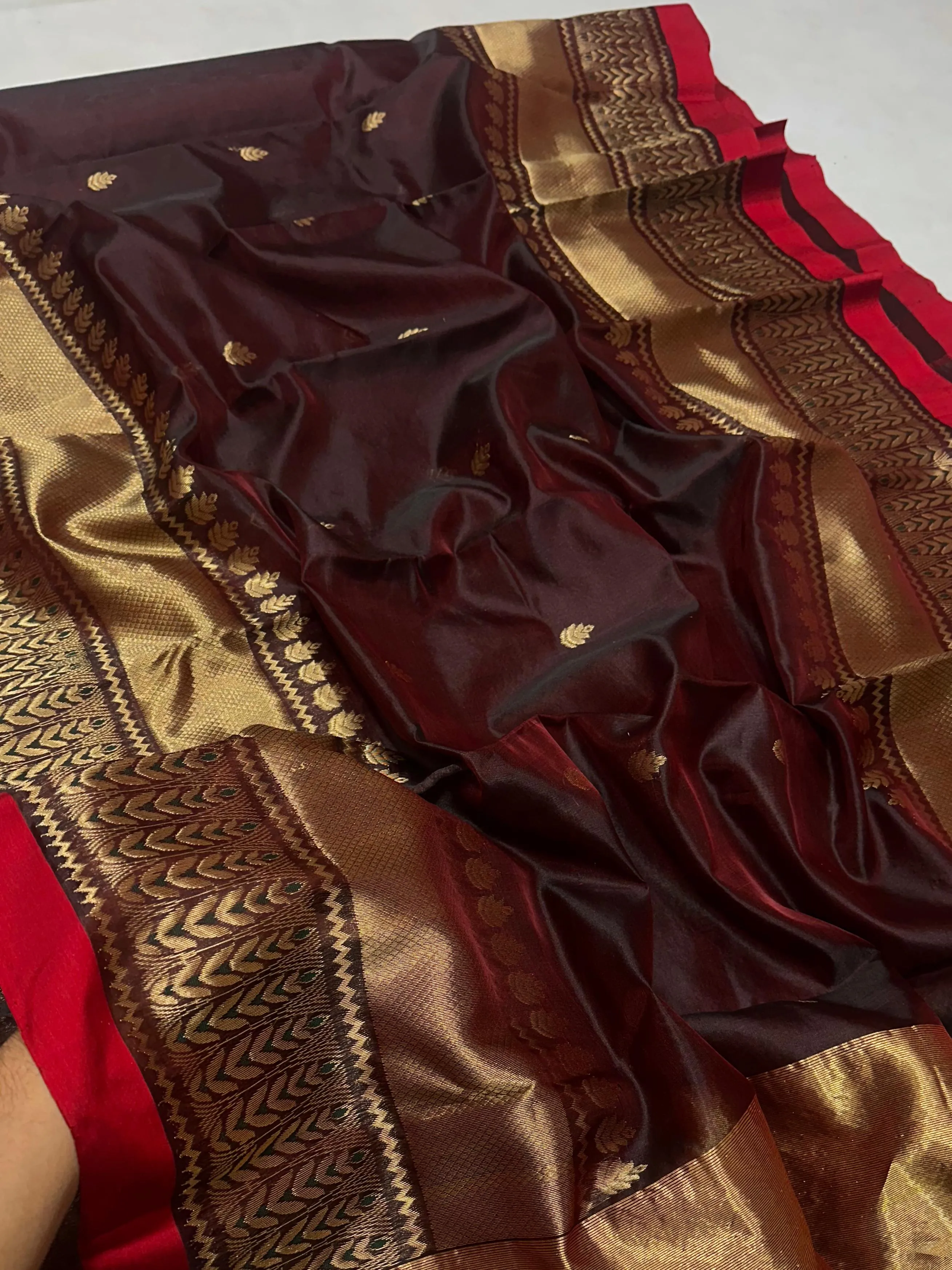 Timeless Elegance: Handwoven Chanderi & Banarasi Silk Sarees for Every Special Occasion