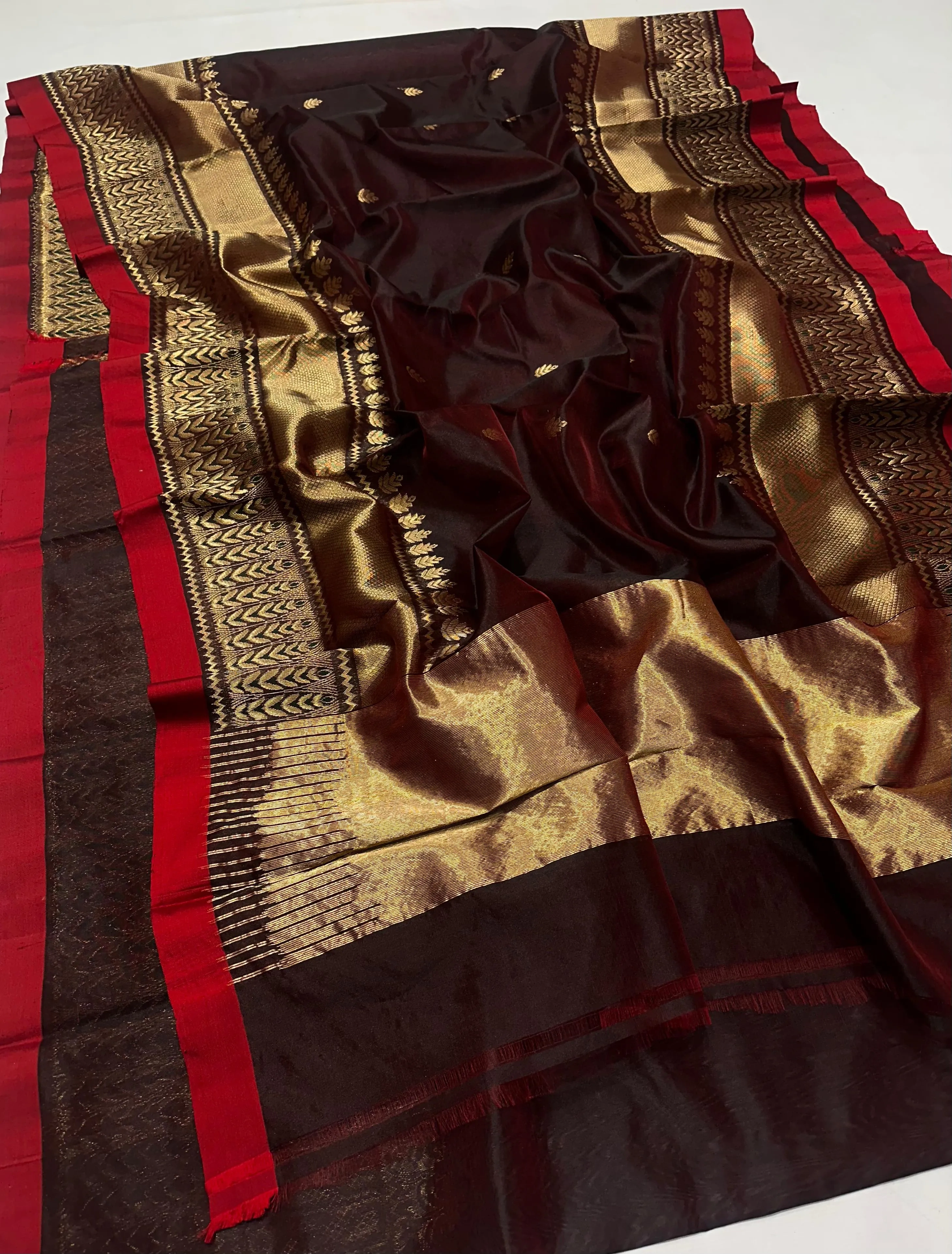 Handwoven Pure Chanderi Silk Saree with Zari Work – Timeless Elegance - Image 2