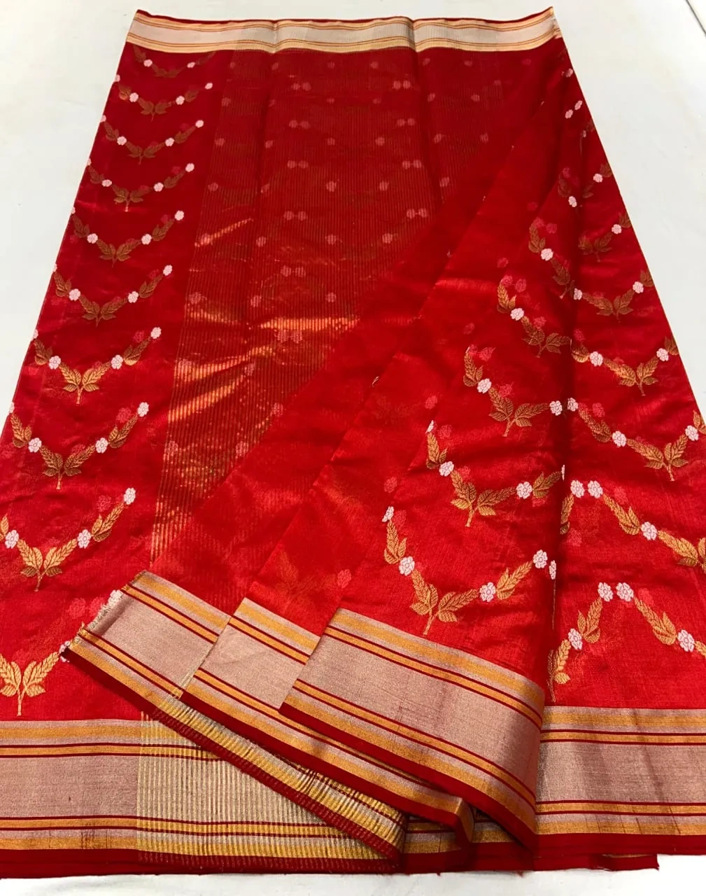 Handwoven Chanderi Silk Saree with Golden Zari – Festive Elegance - Image 2