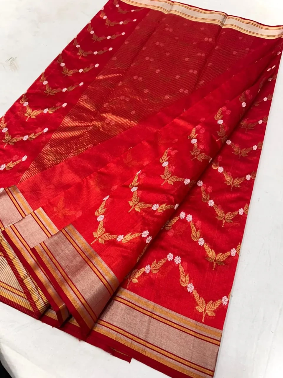 Handwoven Chanderi Silk Saree with Golden Zari – Festive Elegance - Image 3