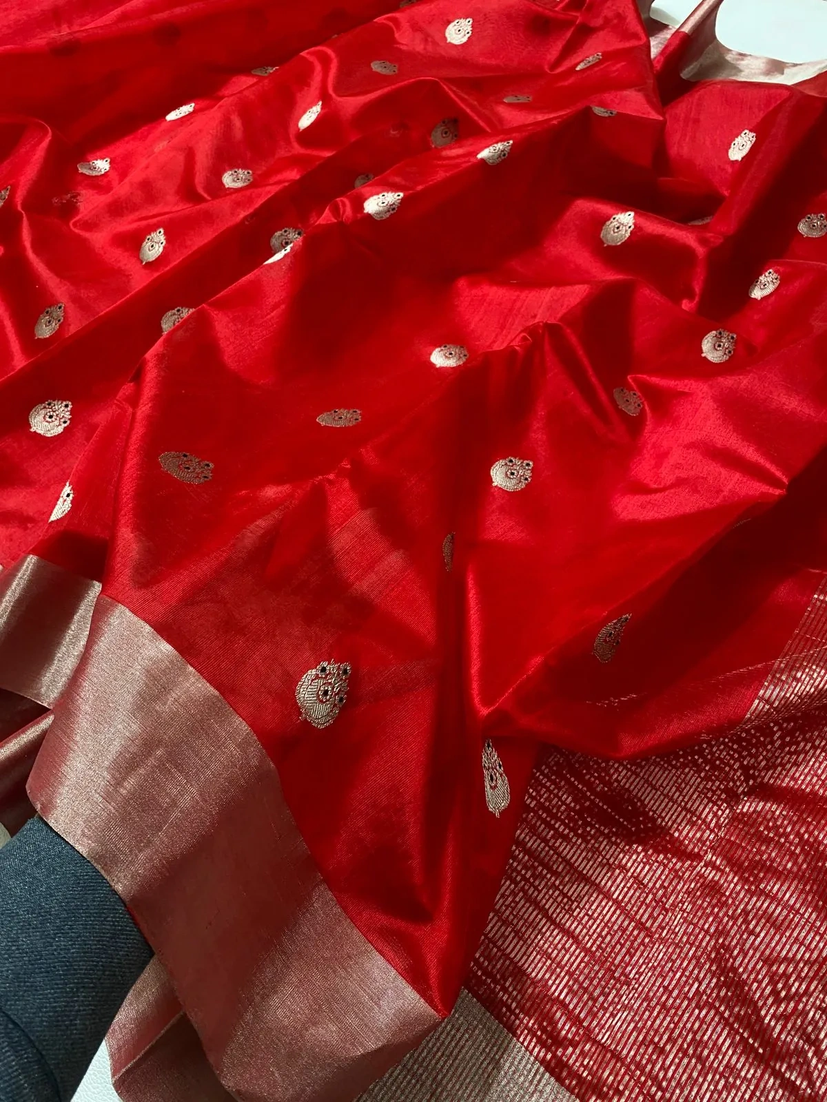 Handwoven Pure Chanderi Silk Saree - Luxury Wedding & Festive Wear - Image 4