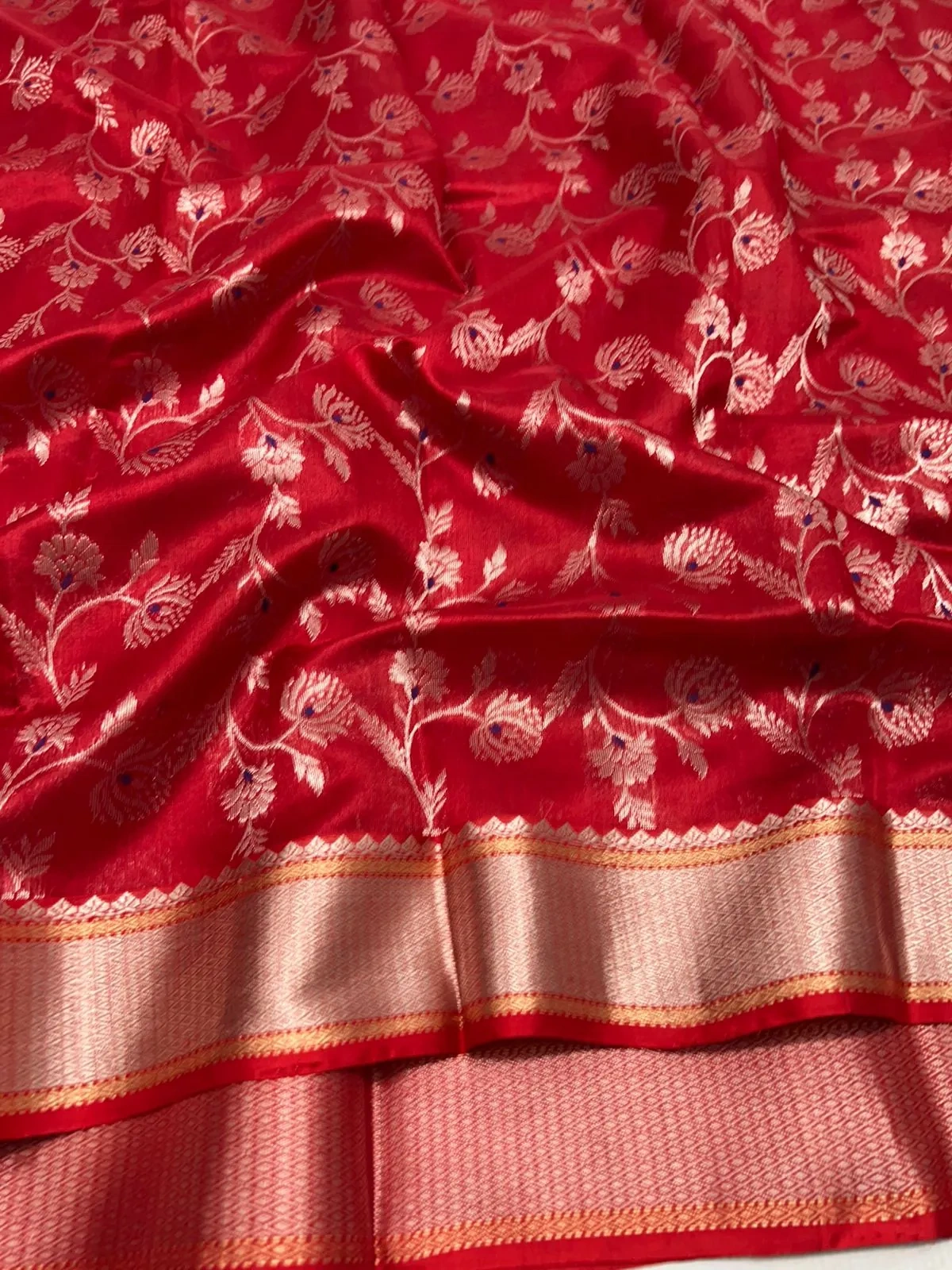 Pure Chanderi Silk Saree with Zari Embroidery - Luxury Indian Attire - Image 4