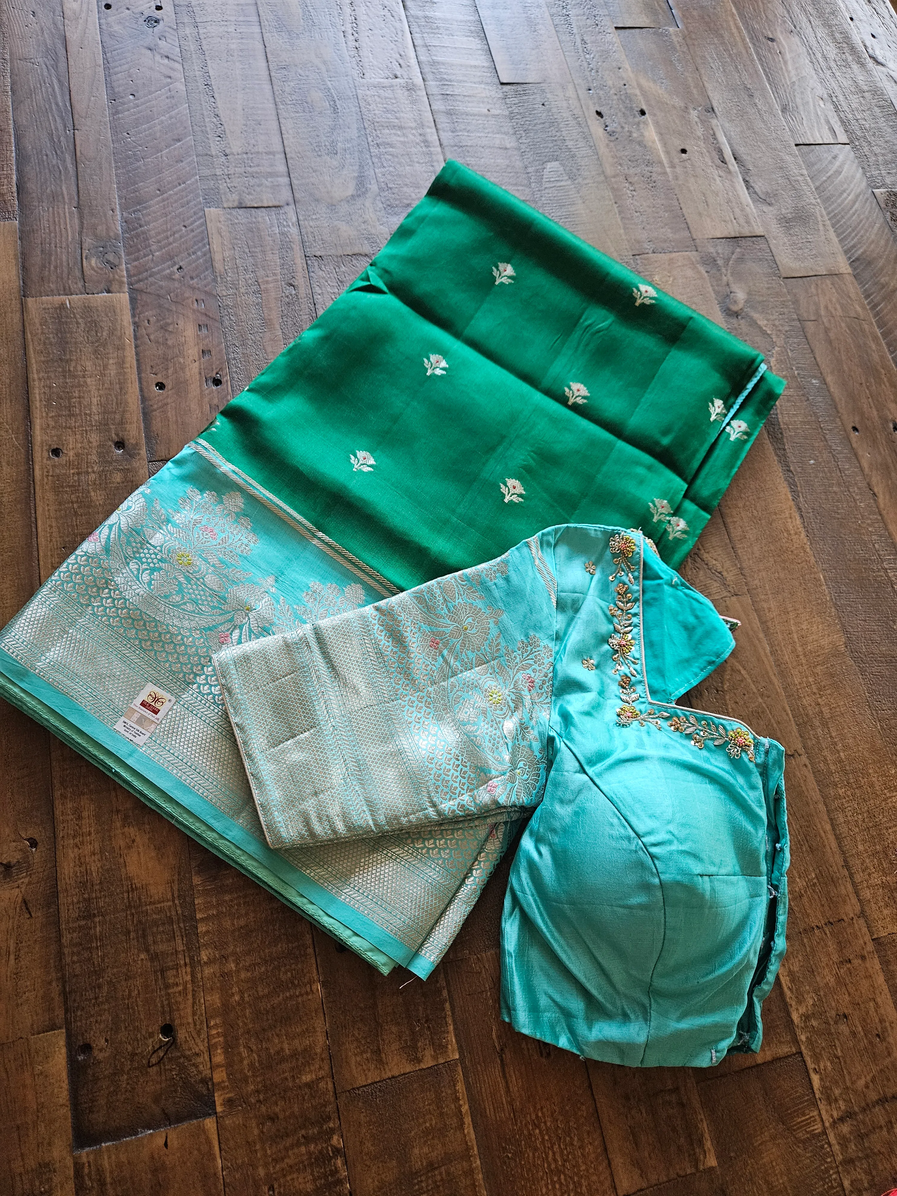 Exquisite Handwoven Pure Raw Mango Silk Saree - Luxe Indian Heritage - ethnic Indian fashion from Swathi Design