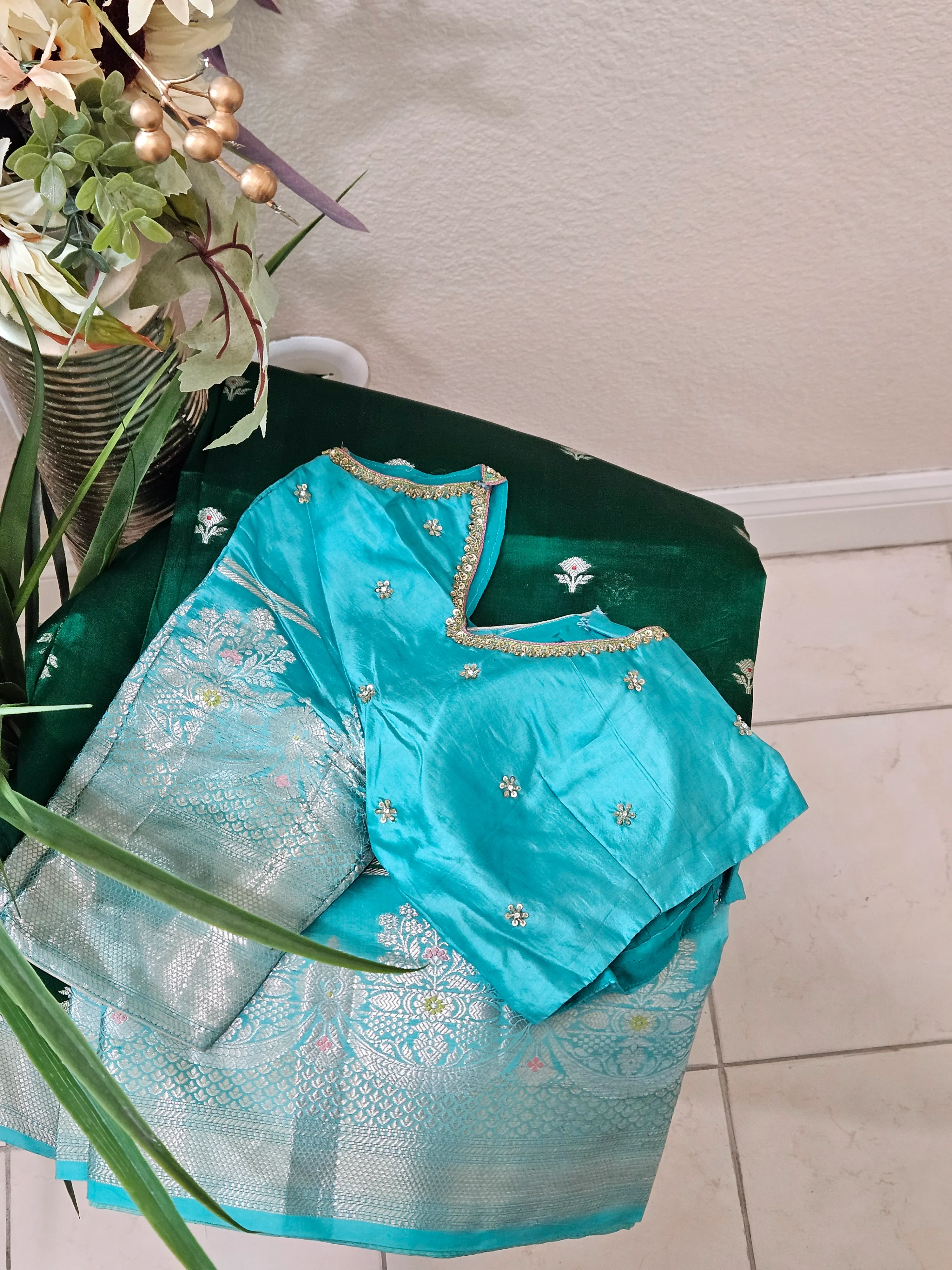 Exquisite Handwoven Pure Raw Mango Silk Saree - Luxe Indian Heritage - Image 5