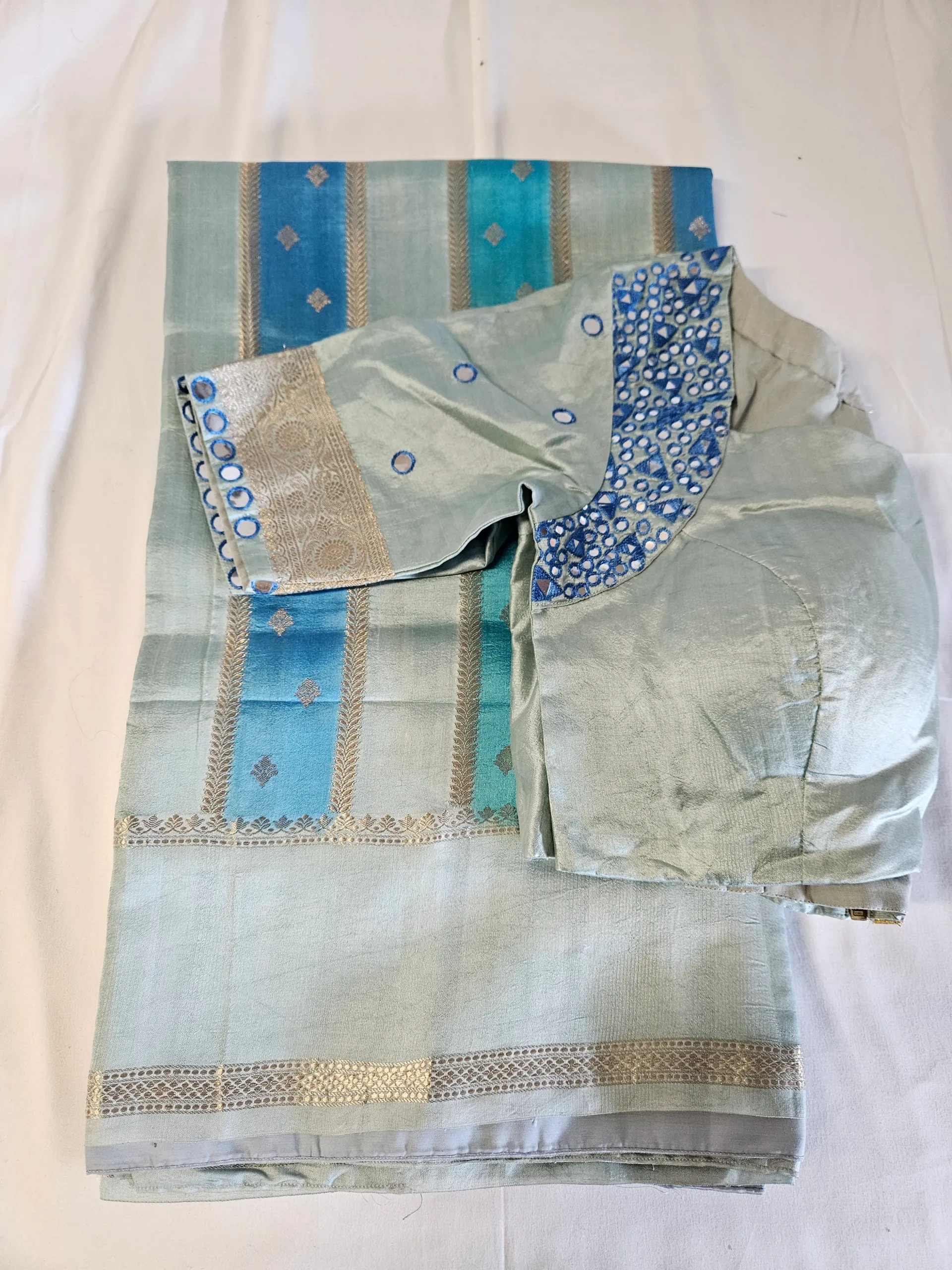 Luxurious Pure Raw Mango Silk Saree - Timeless Elegance for Every Occasion - product image