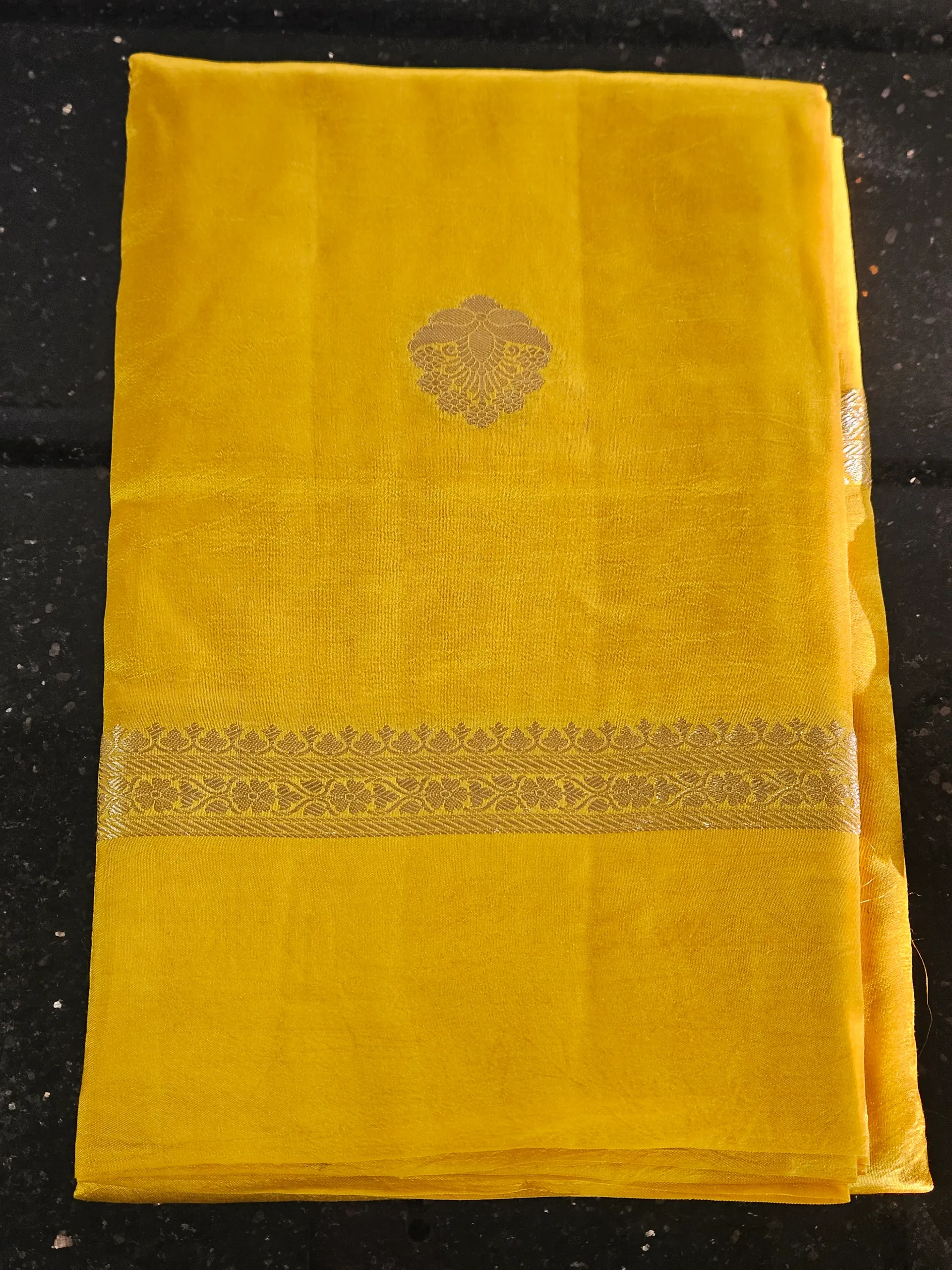 Elegant Pure Raw Mango Silk Saree – Traditional Luxury for Special Occasions - product image