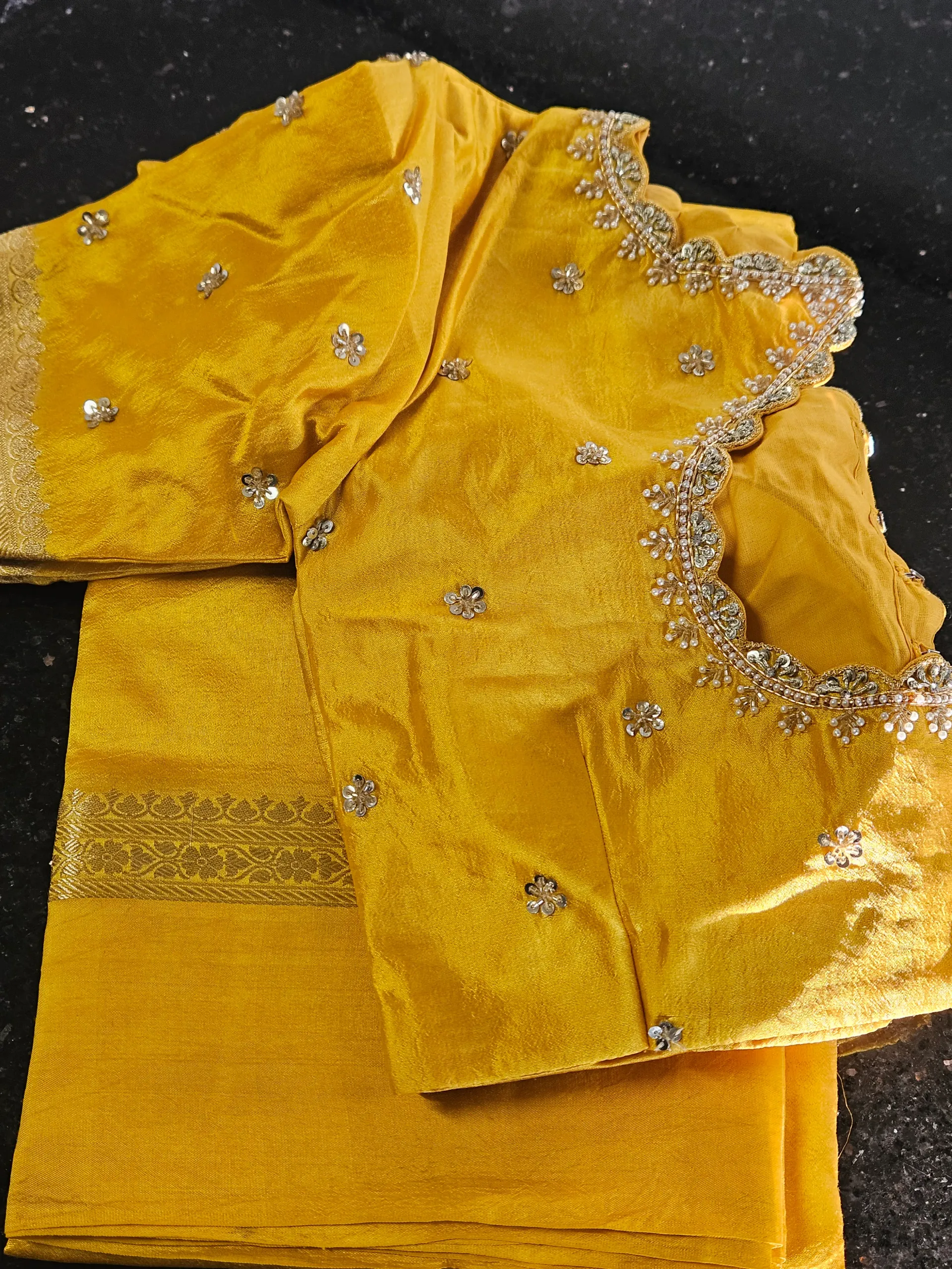 Elegant Pure Raw Mango Silk Saree – Traditional Luxury for Special Occasions - product image