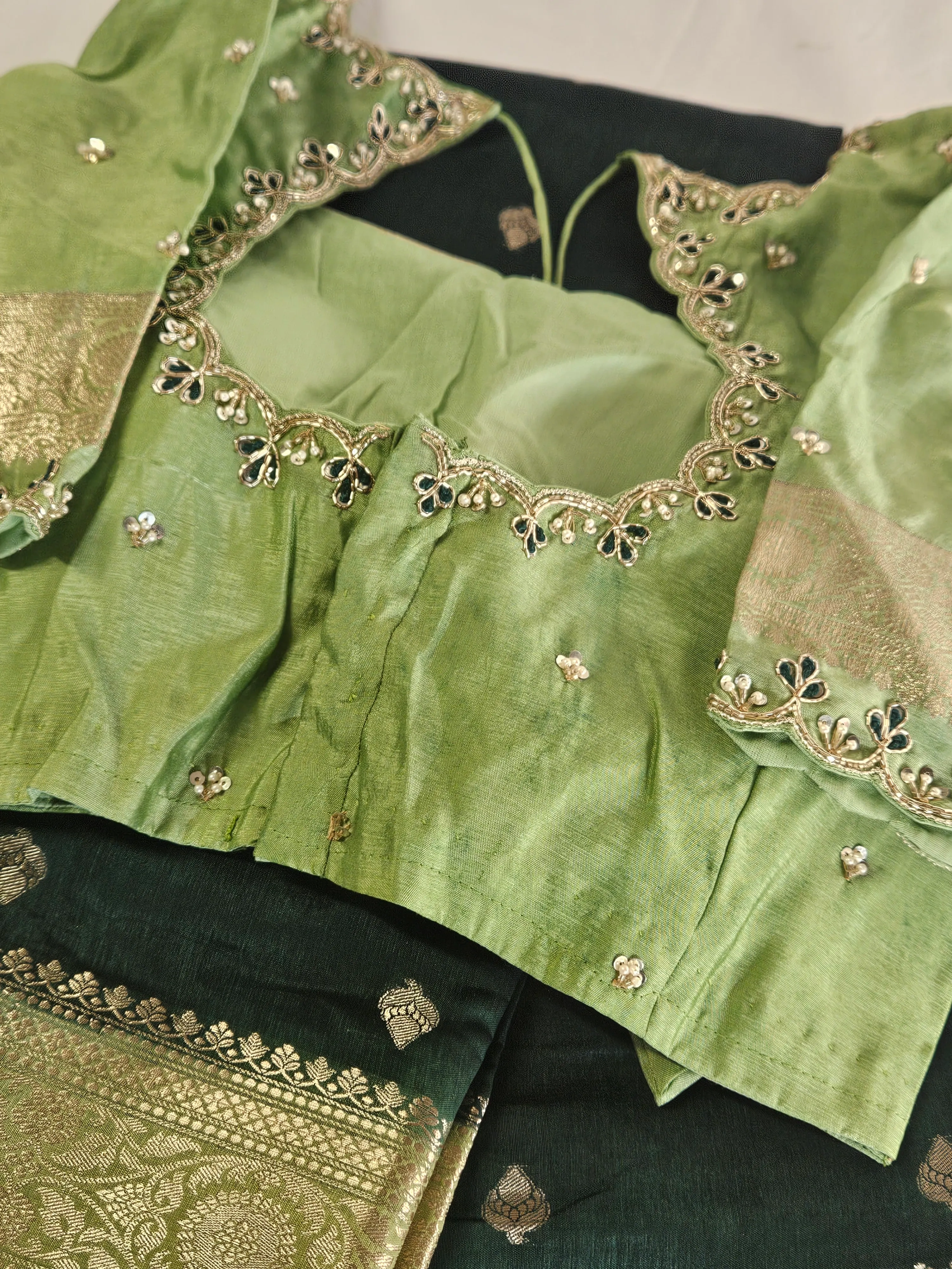 Pure Raw Mango Silk Saree - Handwoven Wedding Luxury - Image 4