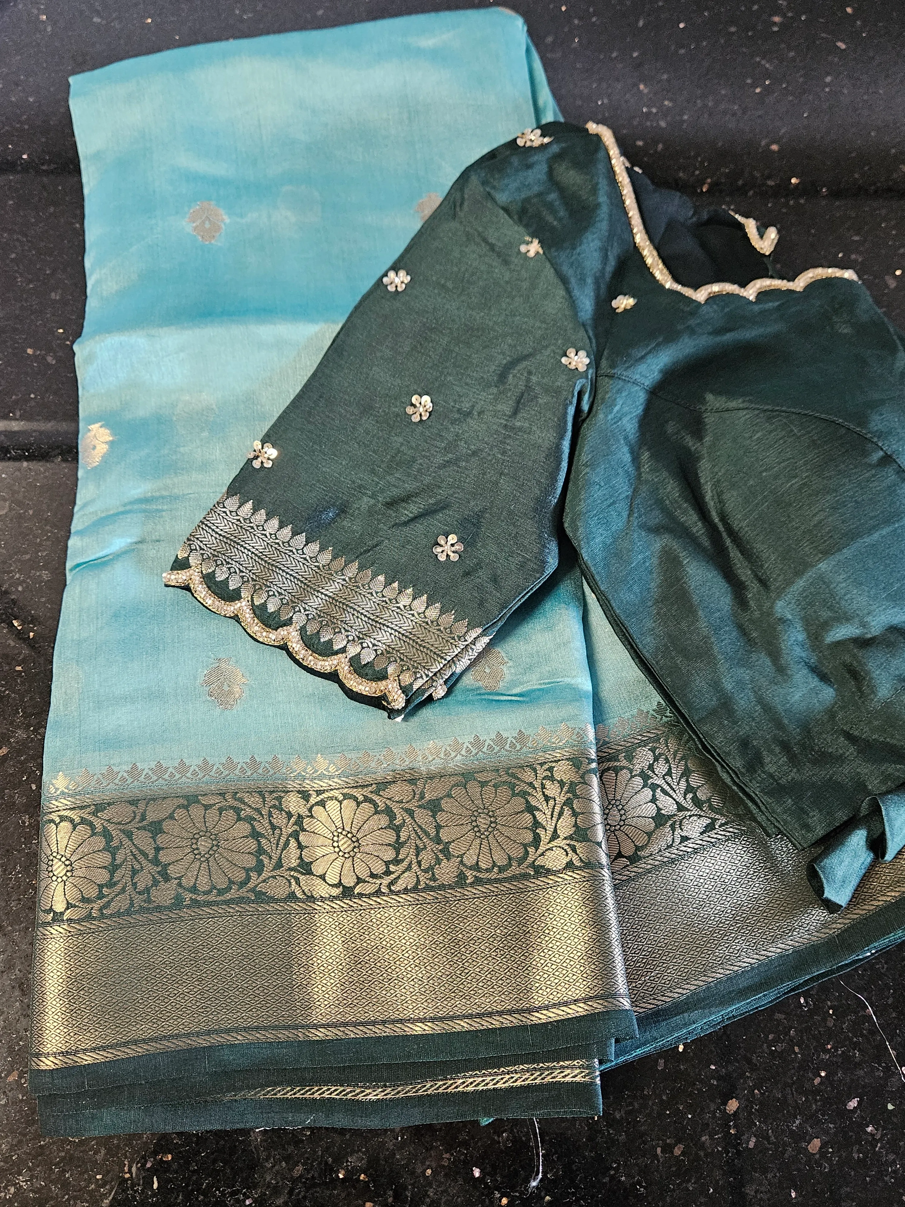 Luxury Pure Raw Mango Silk Saree for Festive Elegance & Timeless Style - Image 2