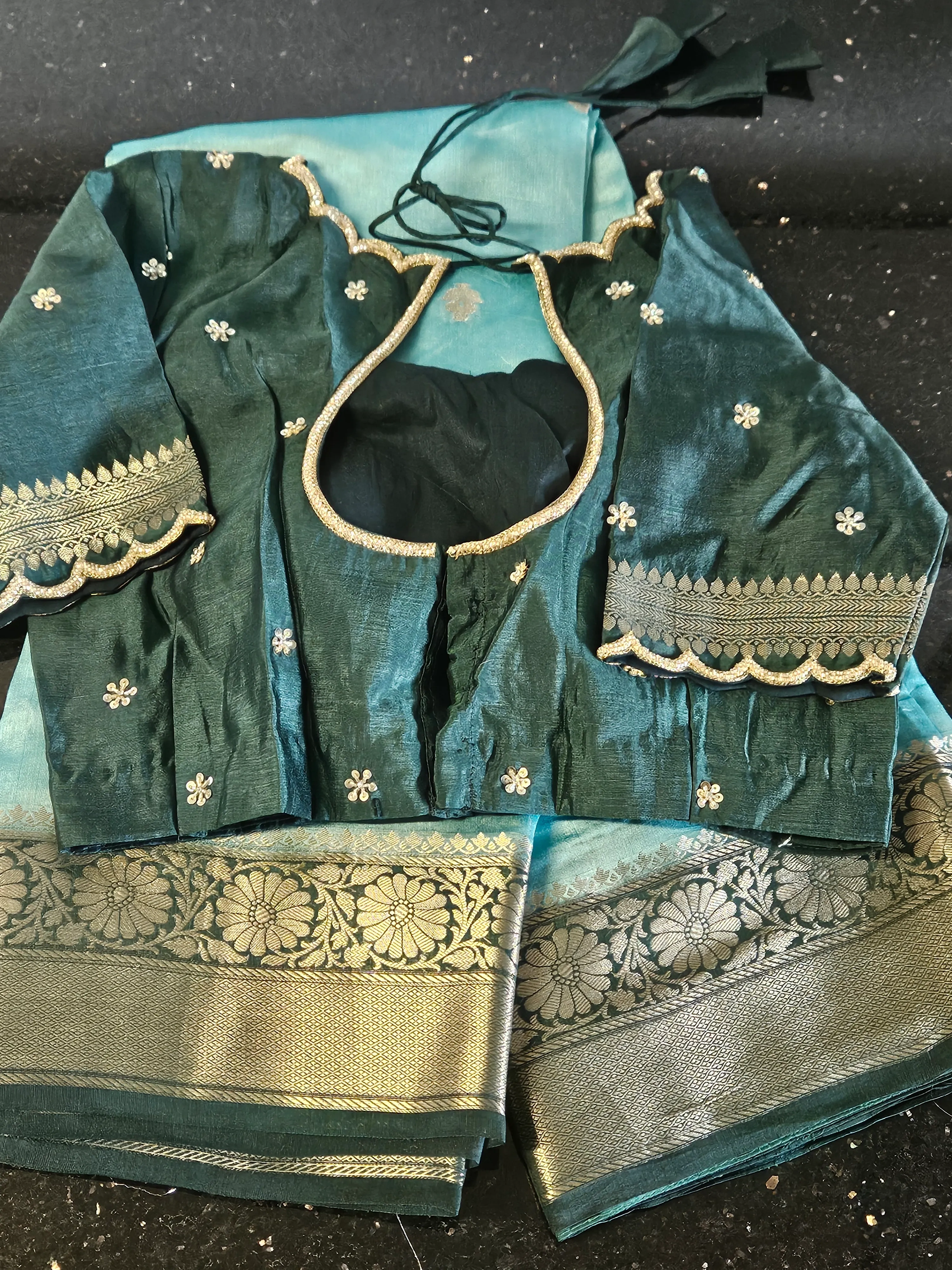 Luxury Pure Raw Mango Silk Saree for Festive Elegance & Timeless Style - Image 3