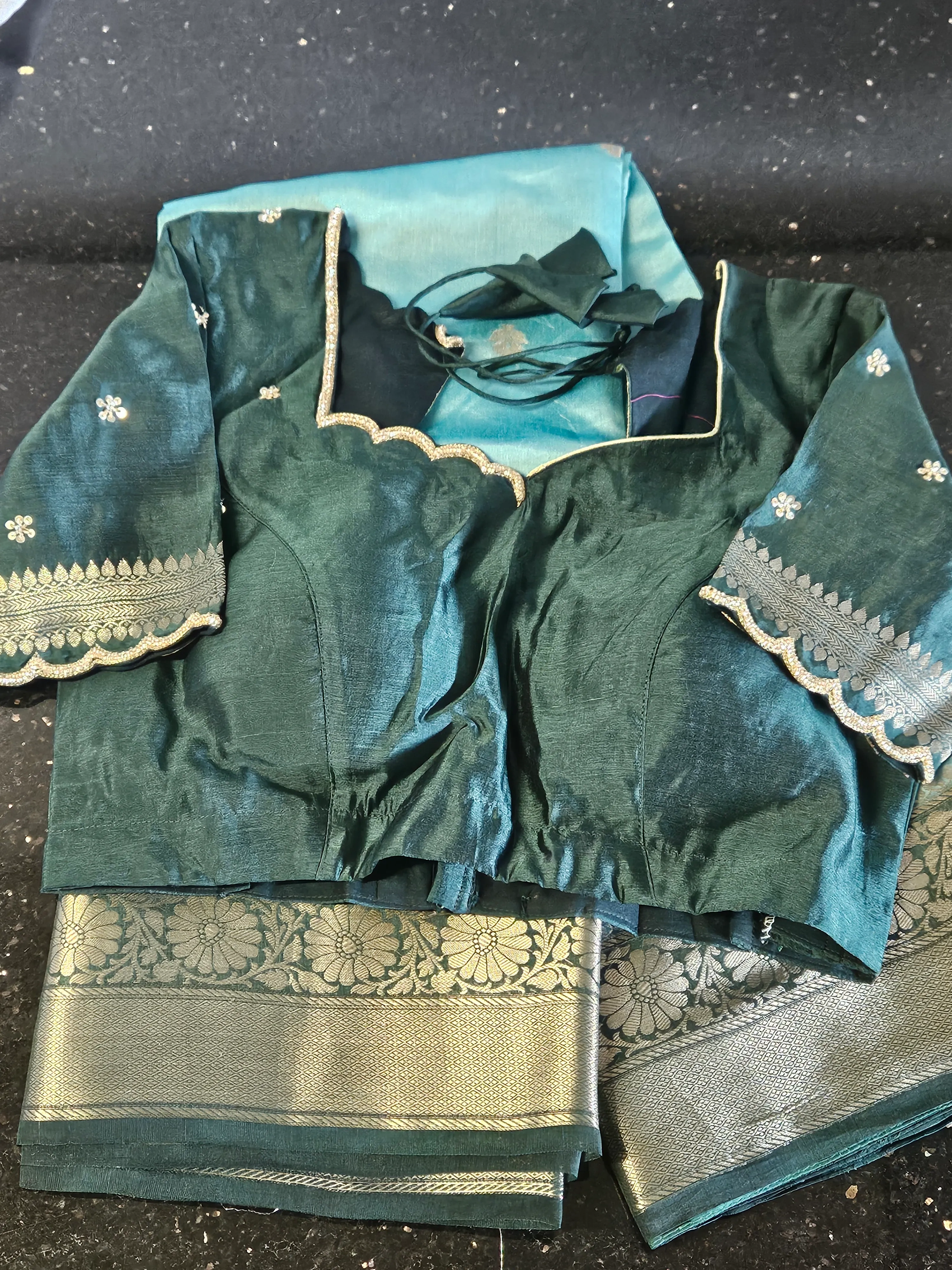 Luxury Pure Raw Mango Silk Saree for Festive Elegance & Timeless Style - Image 4