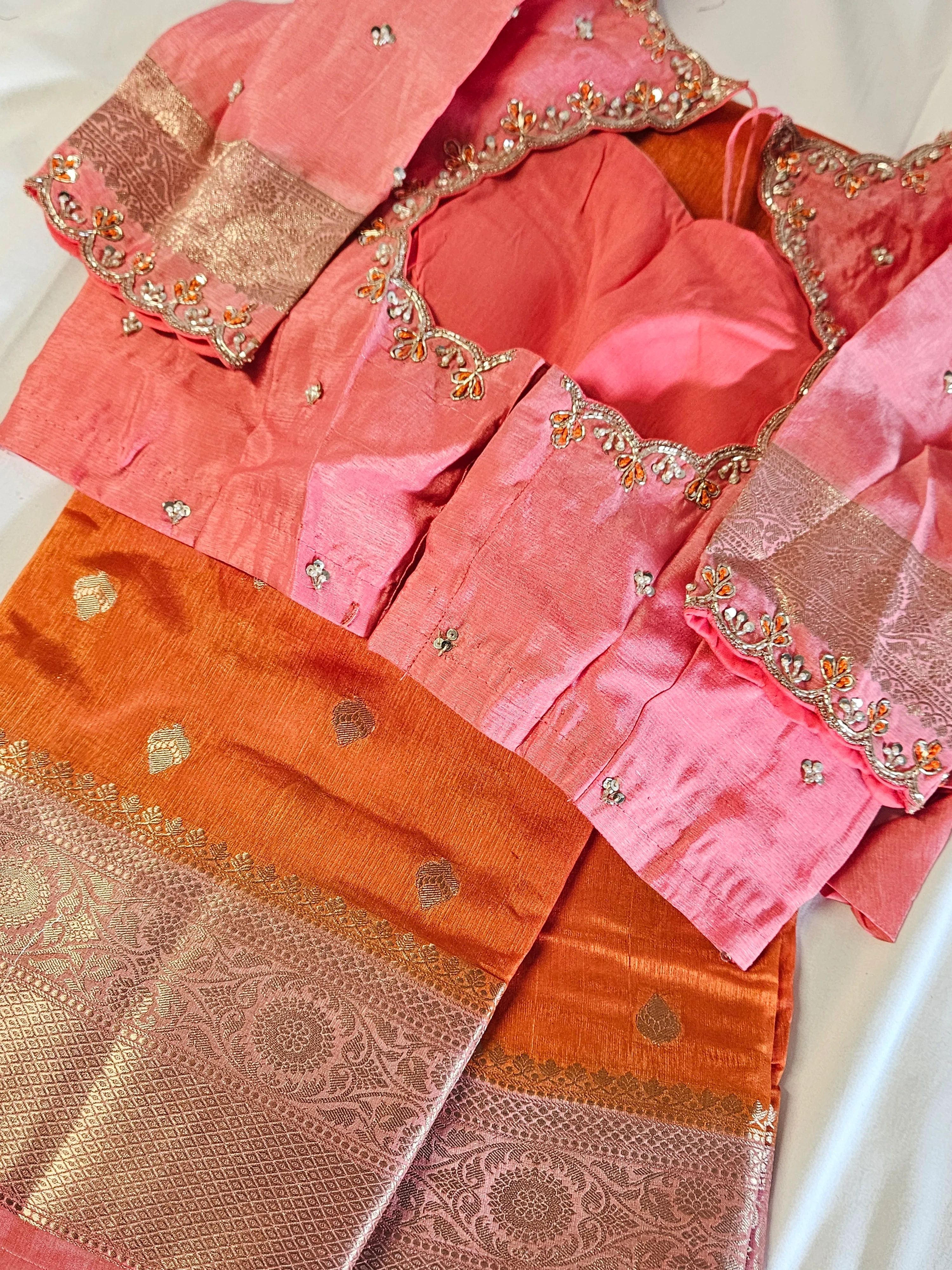 Exquisite Raw Mango Silk Saree - Heritage Elegance - Image 3