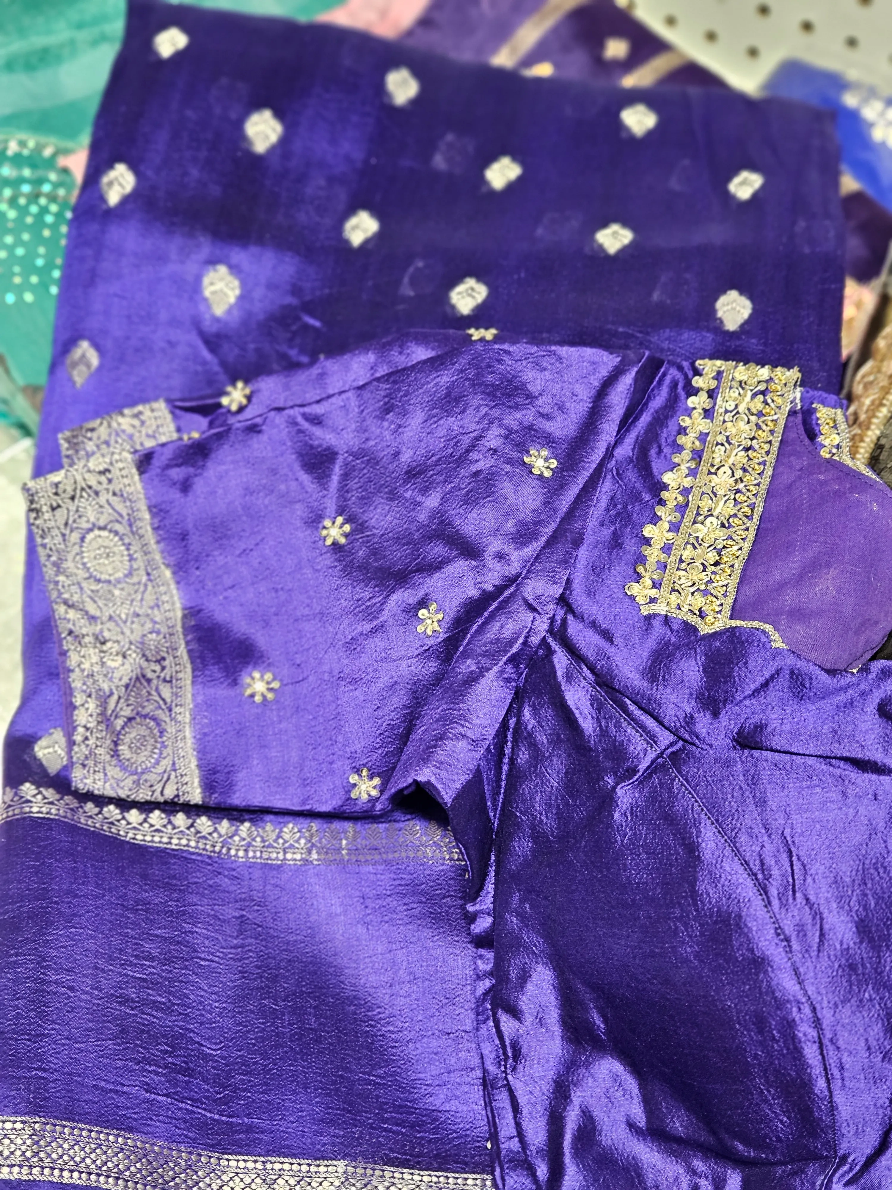 Pure Raw Mango Silk Saree – Elegant Indian Heritage Wear - Image 4