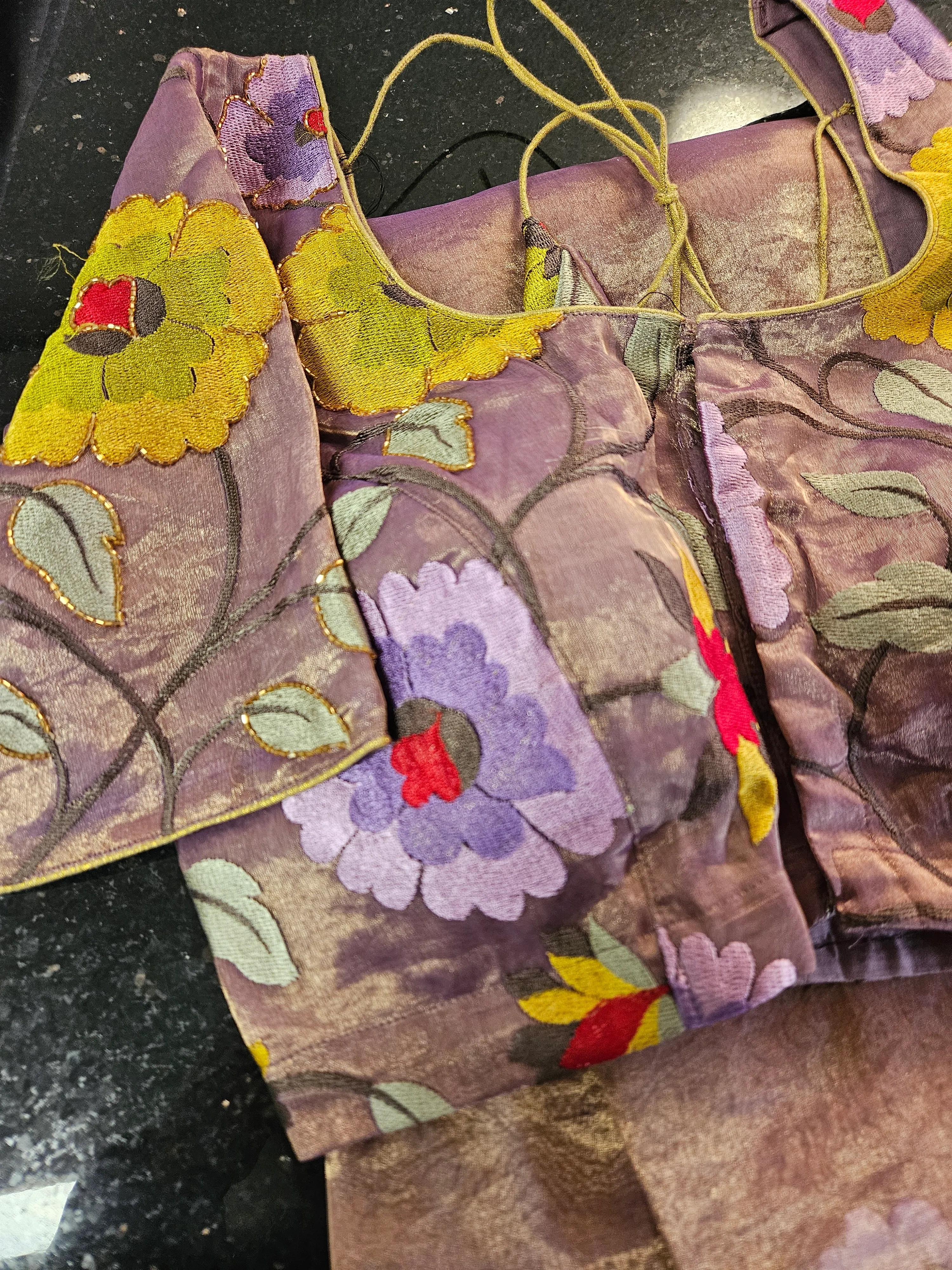 Pure Banarasi Tissue Saree with Golden Zari and Luxe Shimmer - Image 2