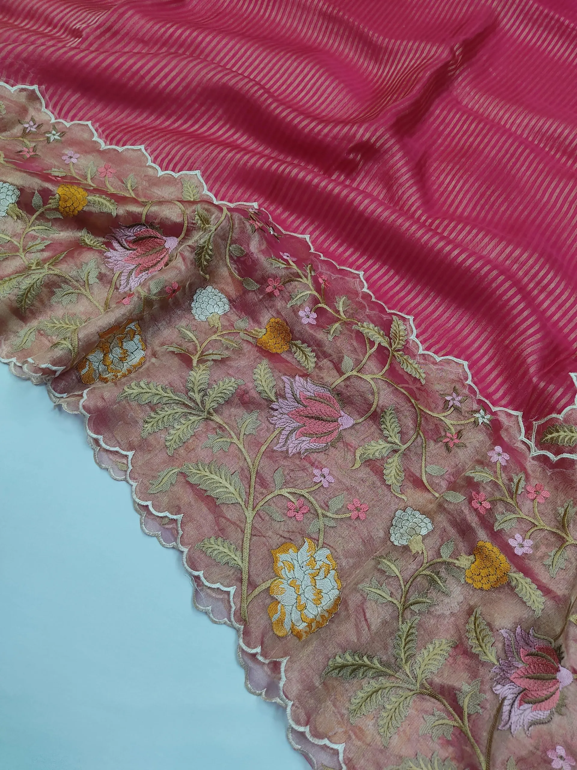 Exquisite Pure Banarasi Kora Tissue Saree - Regal Elegance for Special Occasions - product image