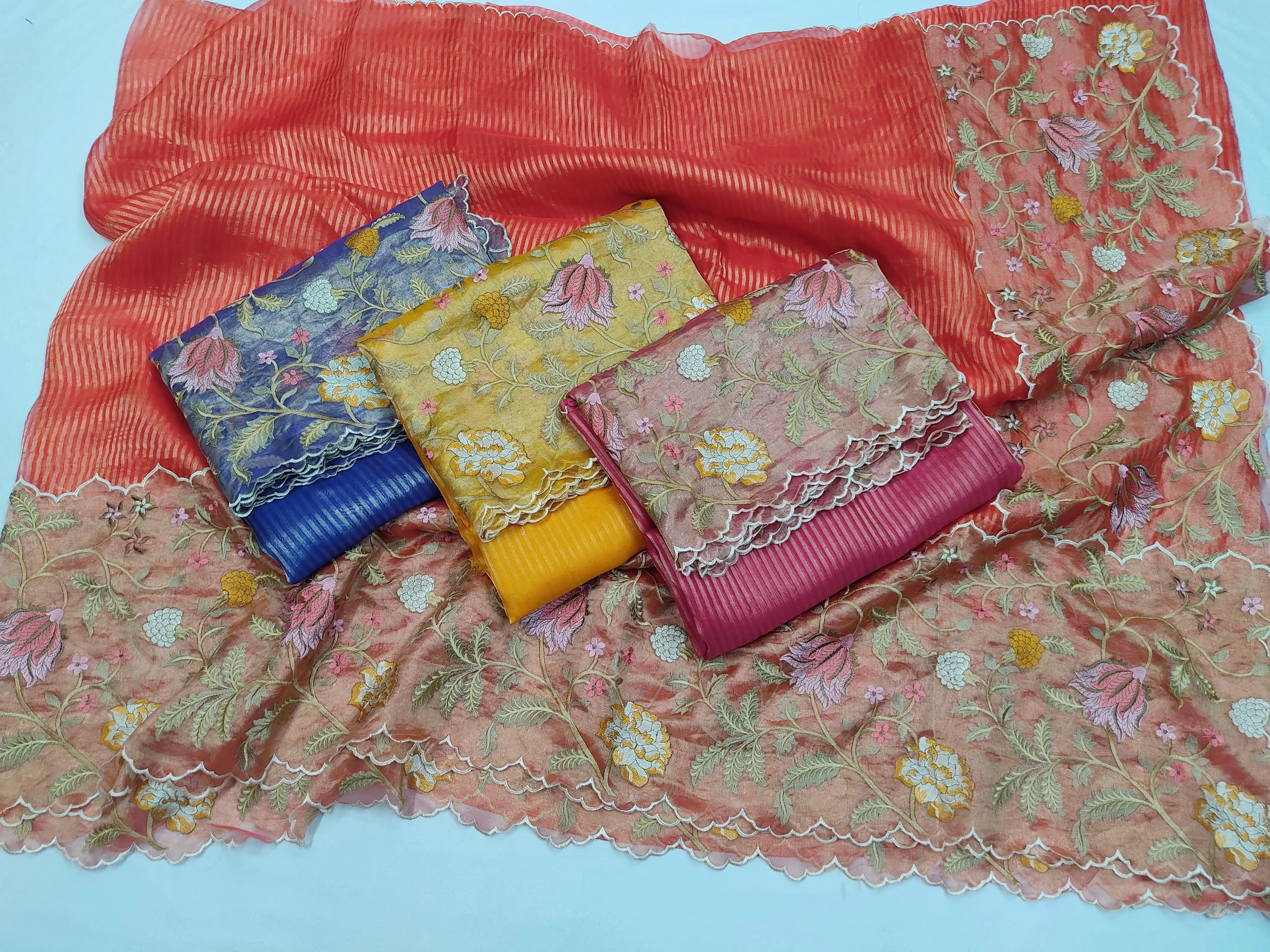 Handwoven Pure Banarasi Kora Tissue Saree - Wedding & Festive Elegance - Image 4