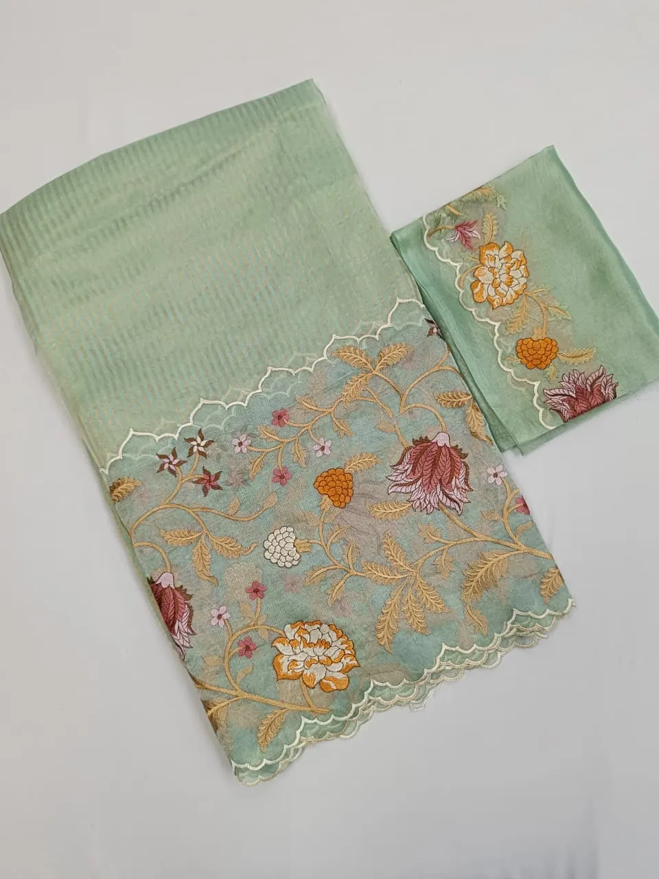 Handwoven Sarees Online USA: Your Essential Guide to Indian Elegance, Artisan Craft, and Modern Styling