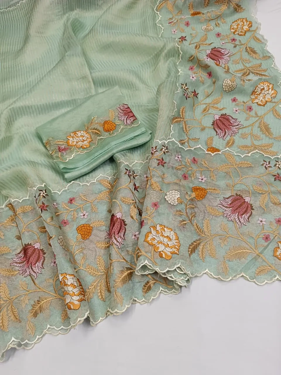 Handwoven Banarasi Kora Tissue Saree with Zari Motifs - Regal Elegance - Image 2