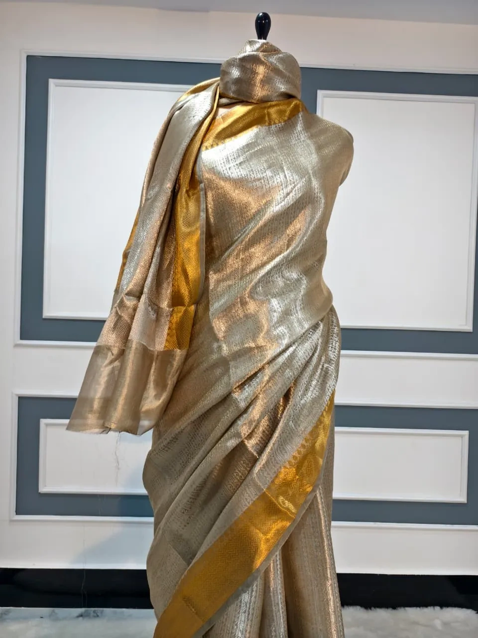 Pure Banarasi Silk Tissue Saree with Brocade for Weddings - Image 2
