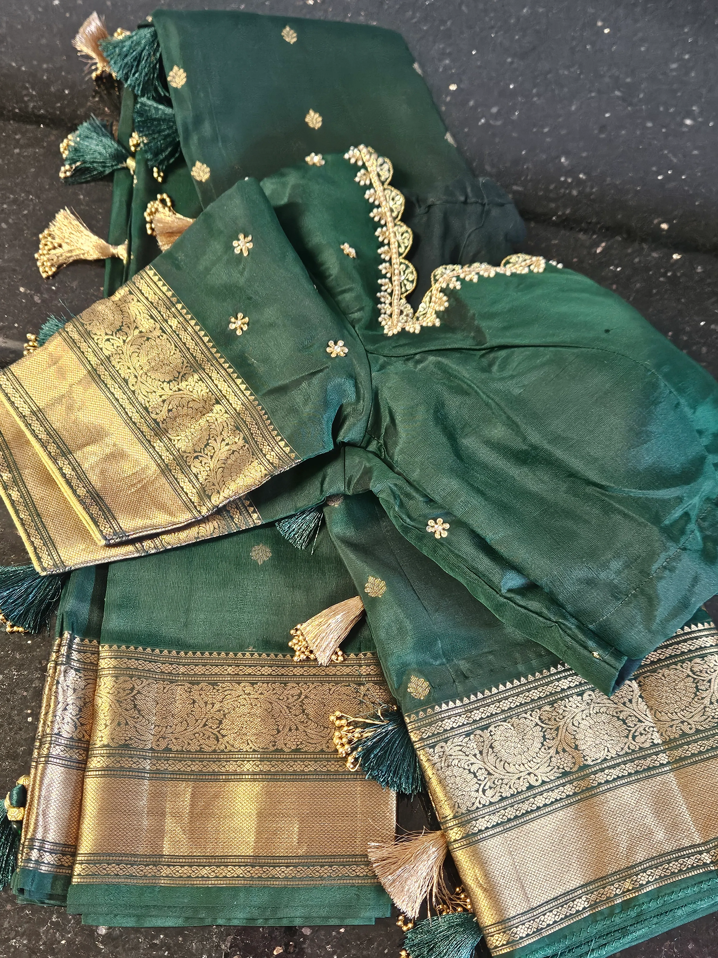 Regal Handwoven Kanchipuram Silk Saree for Weddings & Festive Elegance - Image 2