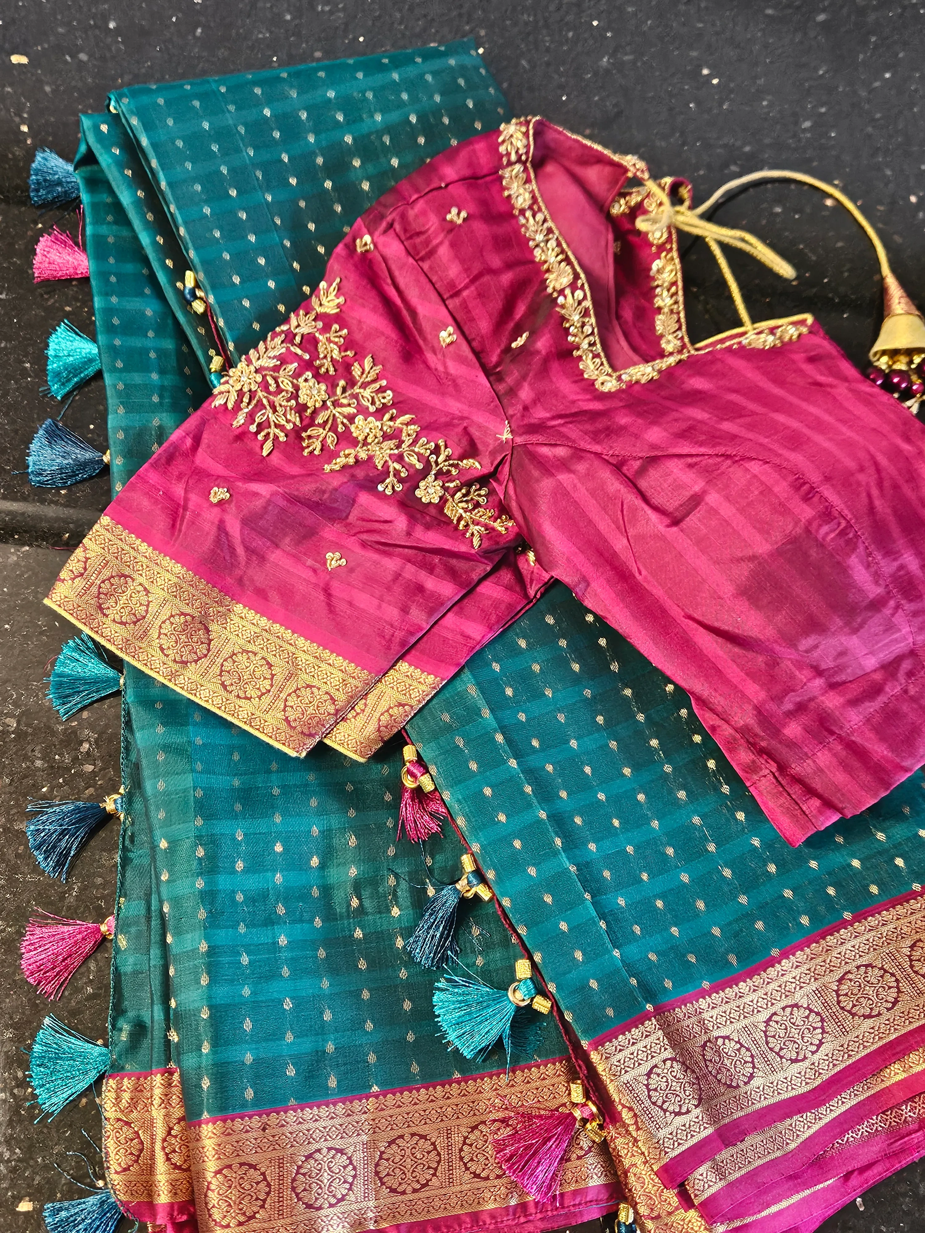 Luxurious Handwoven Pure Kanchipuram Silk Wedding Saree with Zari Work - Image 2
