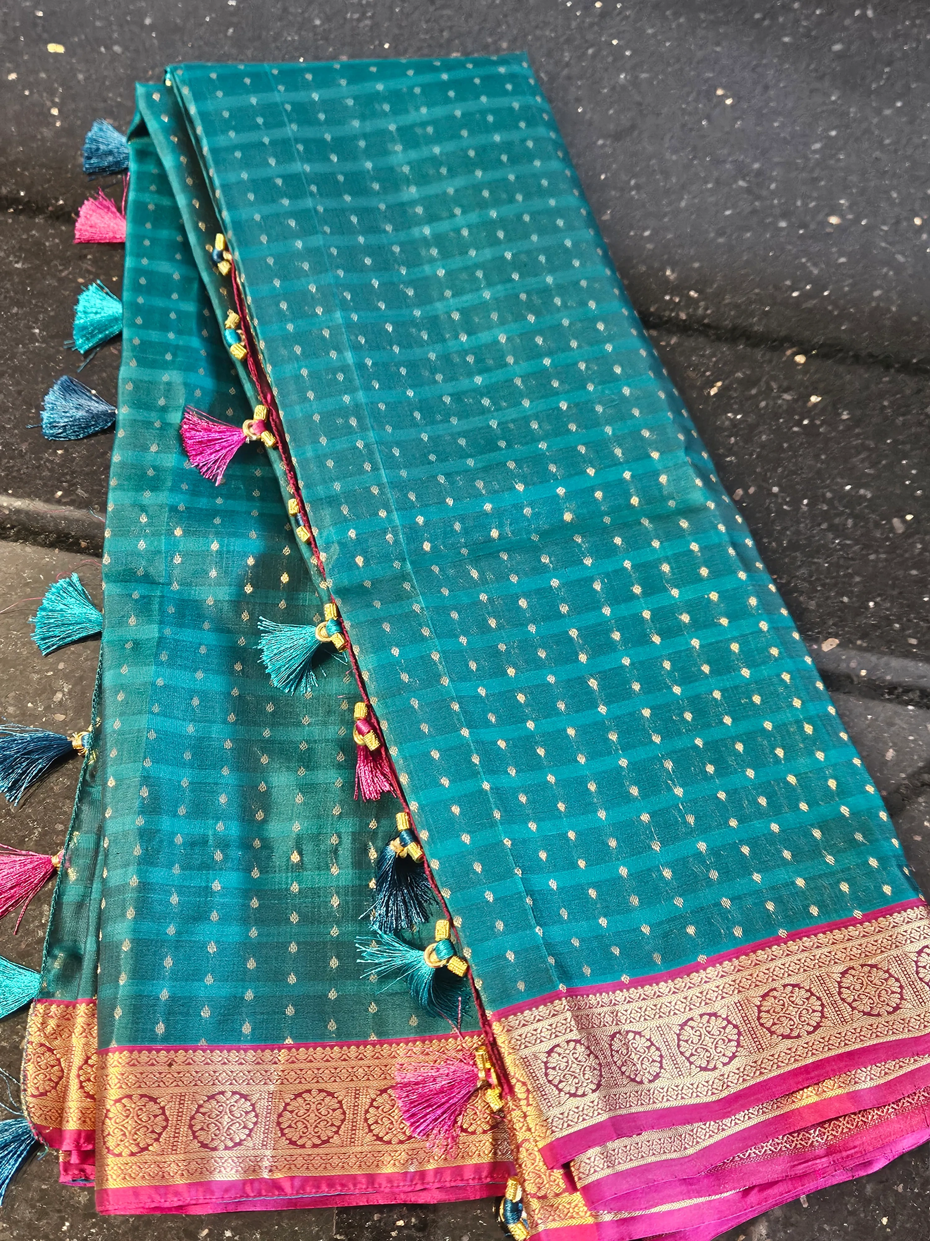 Luxurious Handwoven Pure Kanchipuram Silk Wedding Saree with Zari Work - Image 4