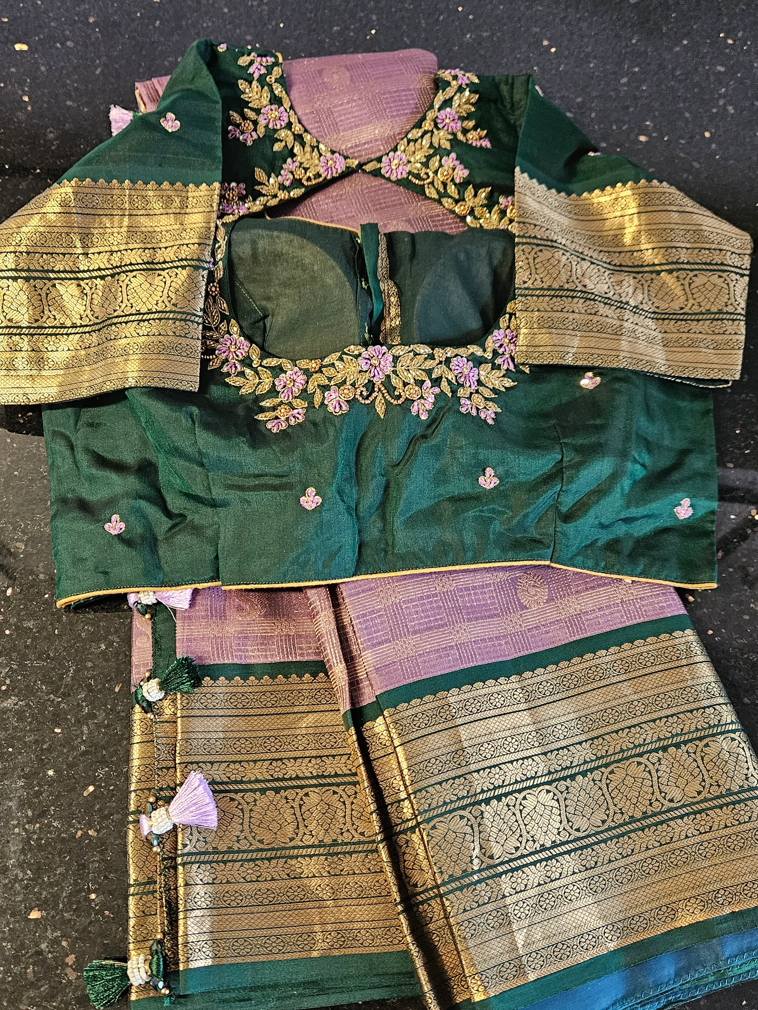 Luxurious Handwoven Pure Kanchipuram Silk Saree with Zari Detailing - Image 3