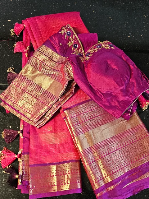 Exquisite Handwoven Kanchipuram Silk Saree with Intricate Zari Work