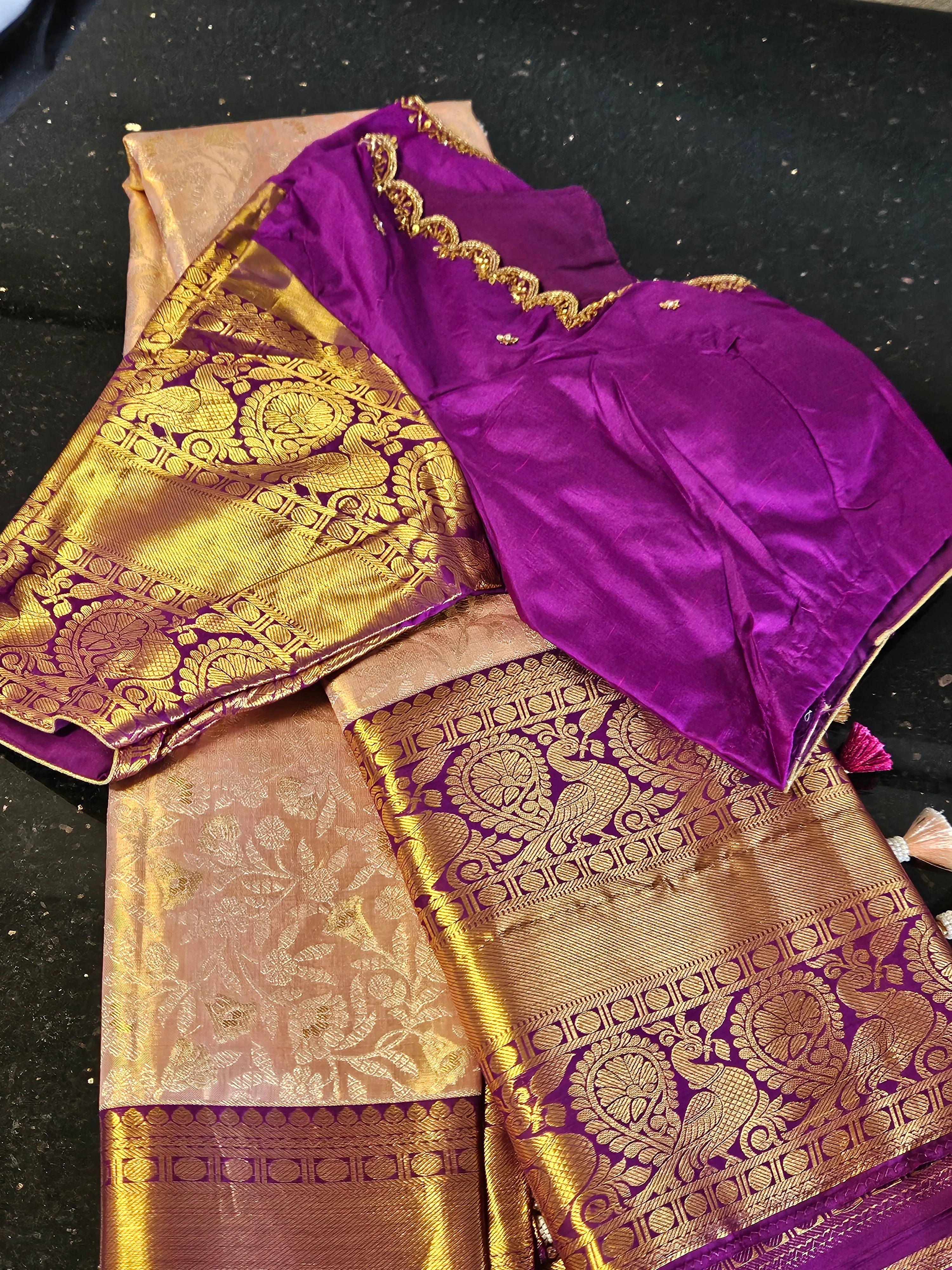 Handwoven Pure Kanchipuram Silk Saree with Intricate Zari for Weddings - Image 2