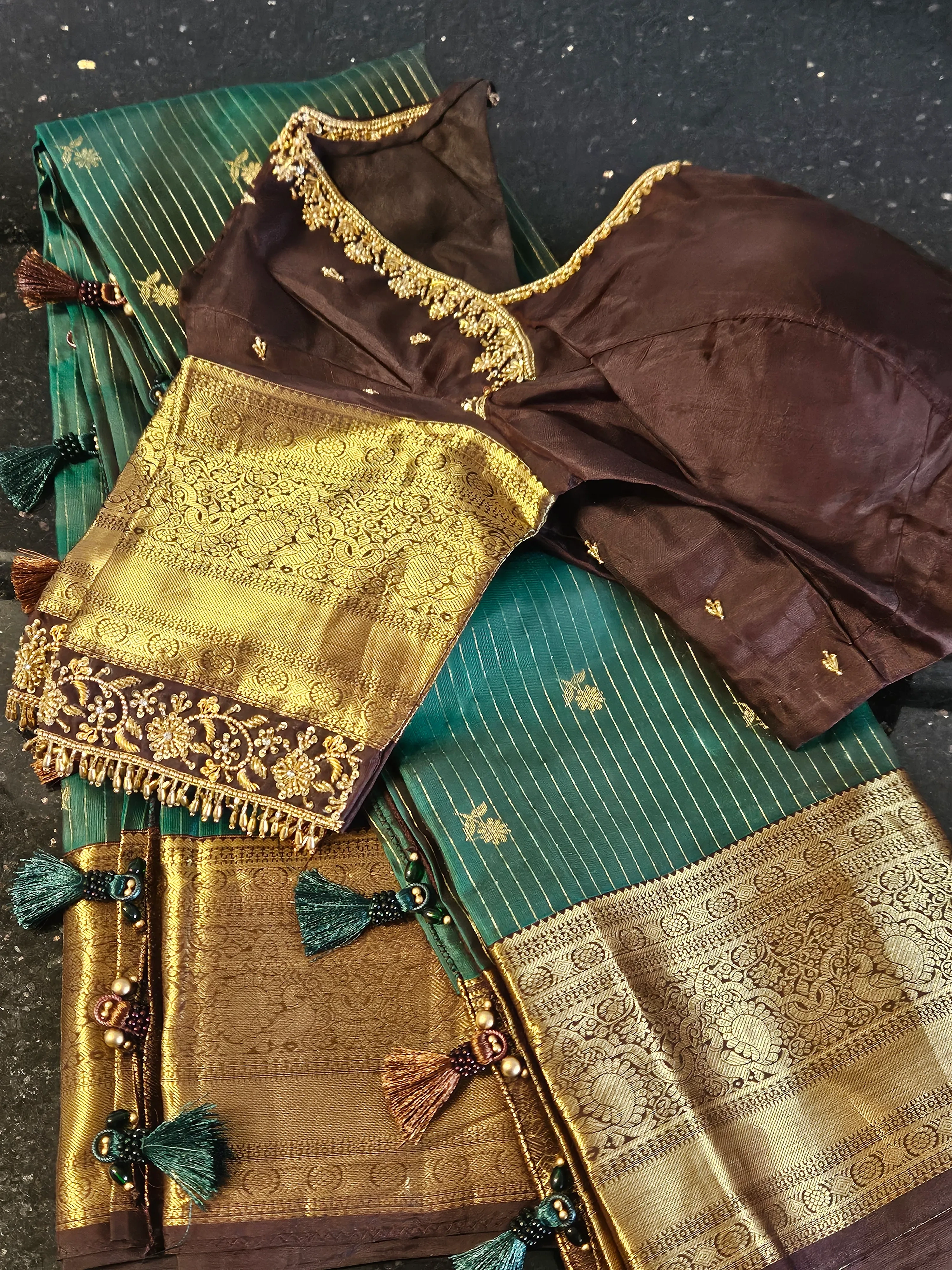 Luxurious Pure Kanchipuram Silk Saree with Intricate Zari for Weddings - Image 2