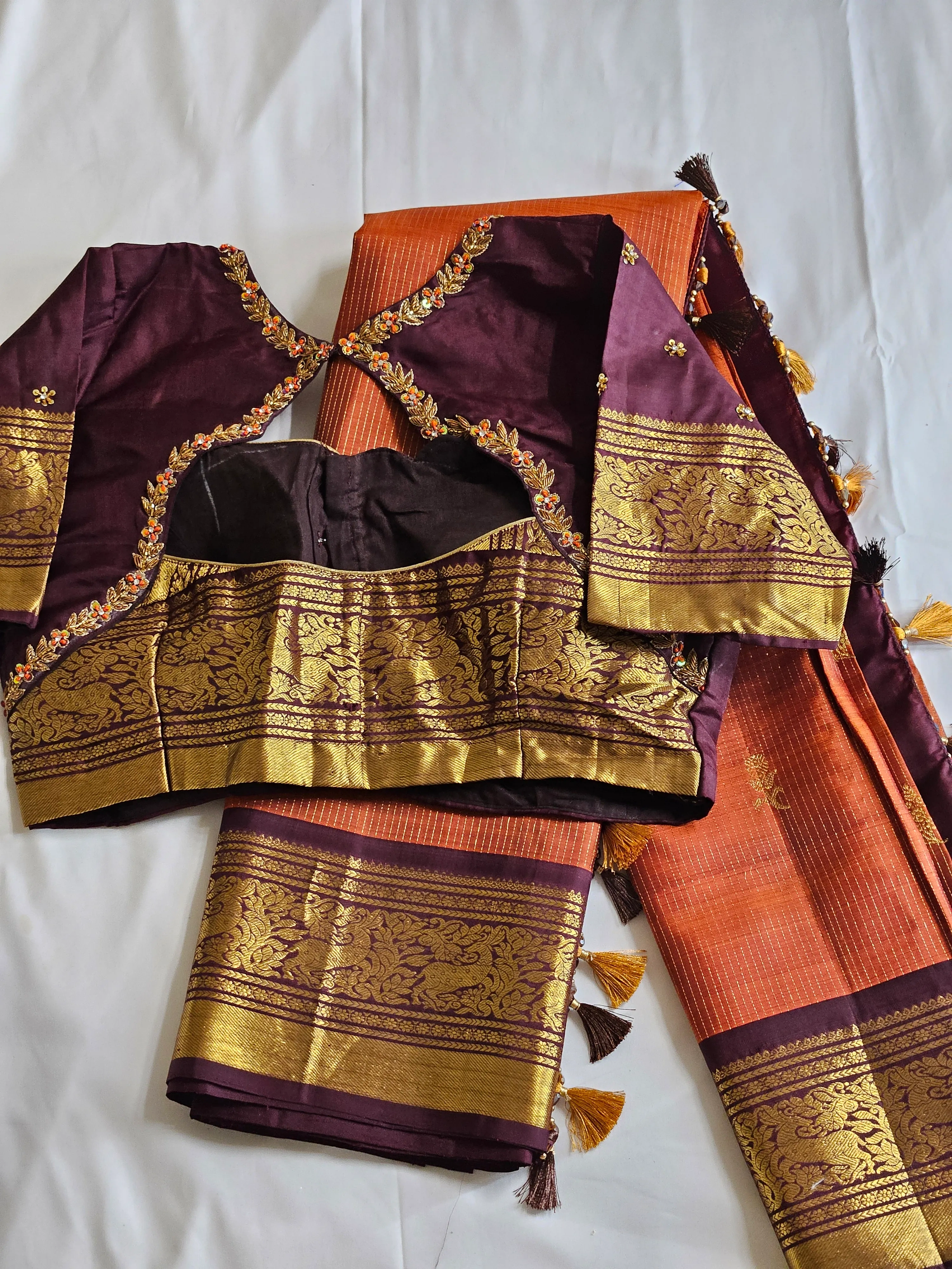 Handwoven Kanchipuram Silk Saree with Zari Work - Image 3