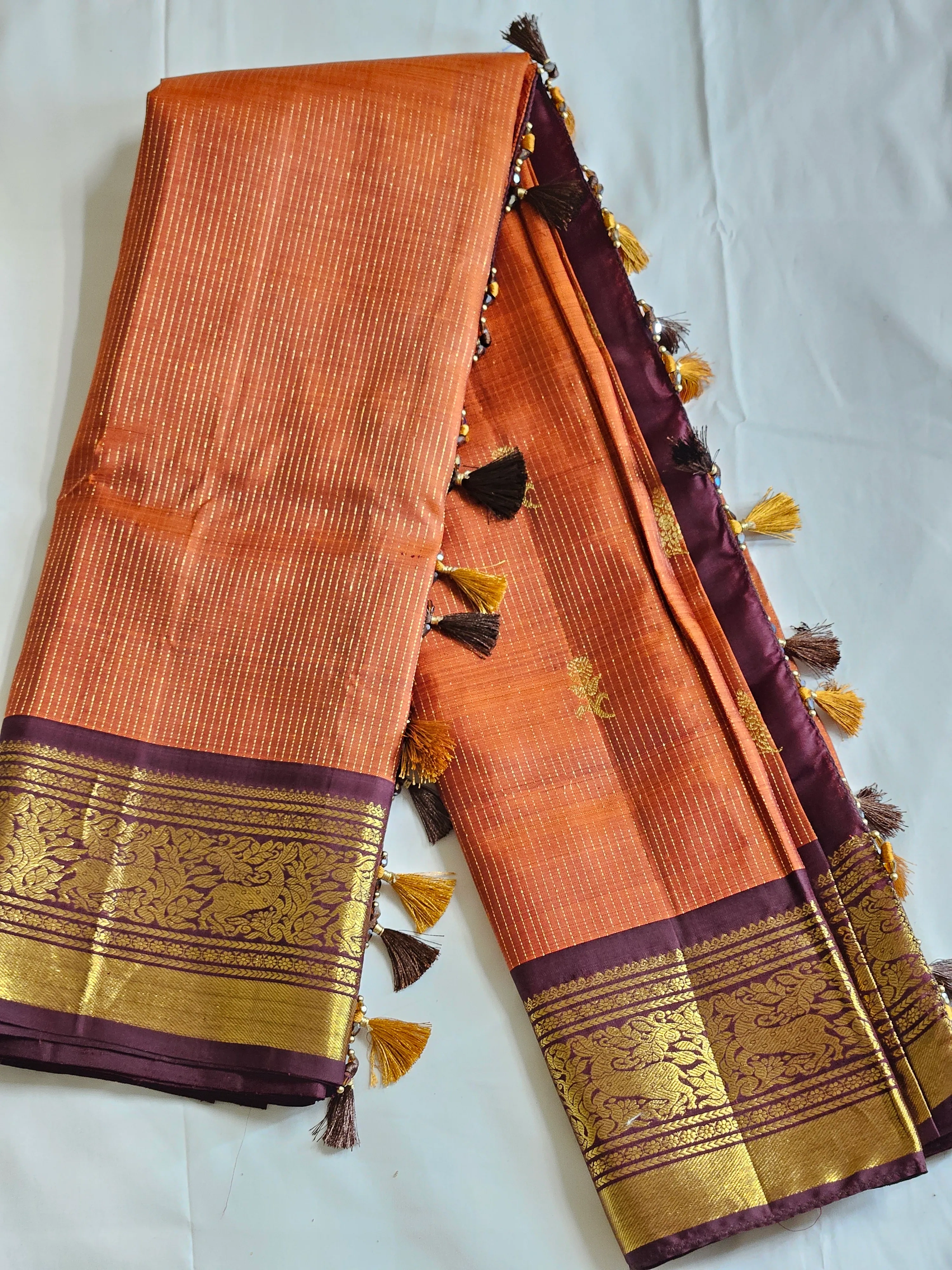 Handwoven Kanchipuram Silk Saree with Zari Work - Image 4