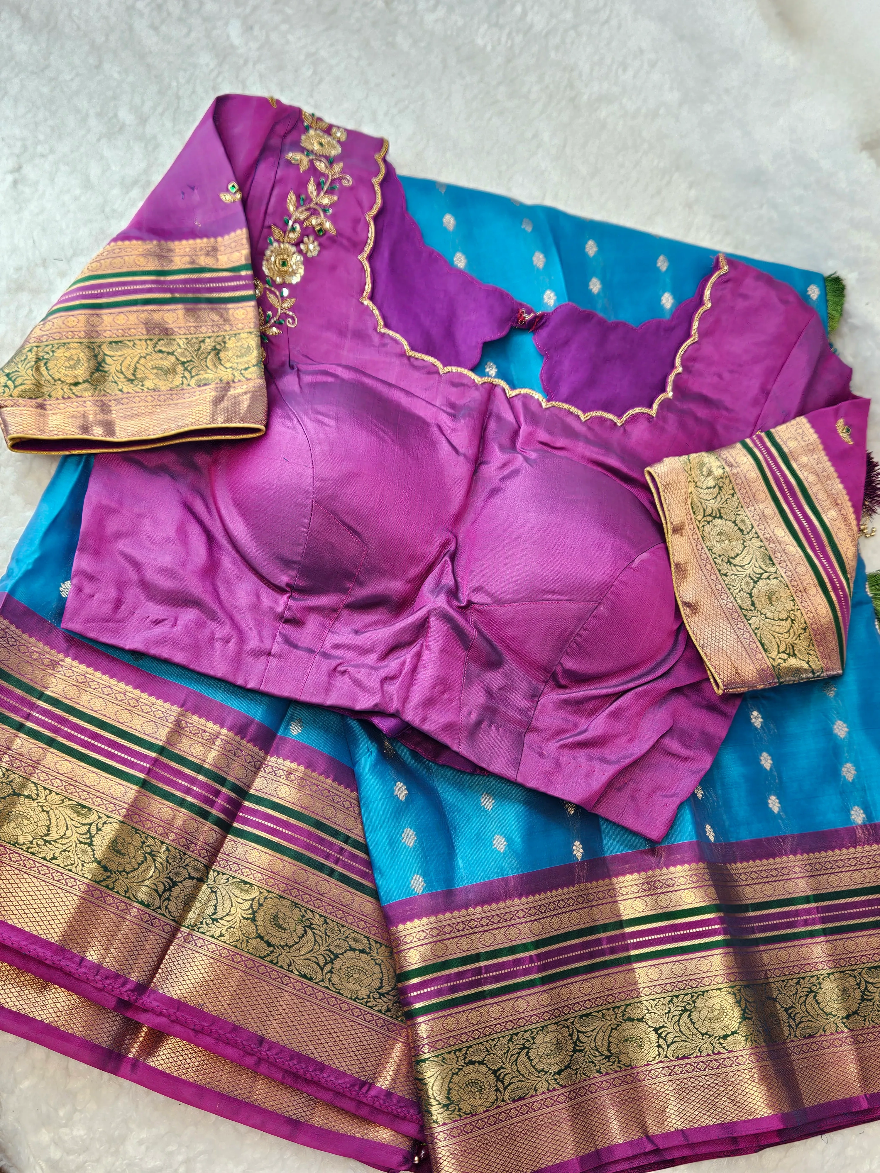 Handwoven Kanchipuram Silk Saree with Zari for Weddings - Image 2