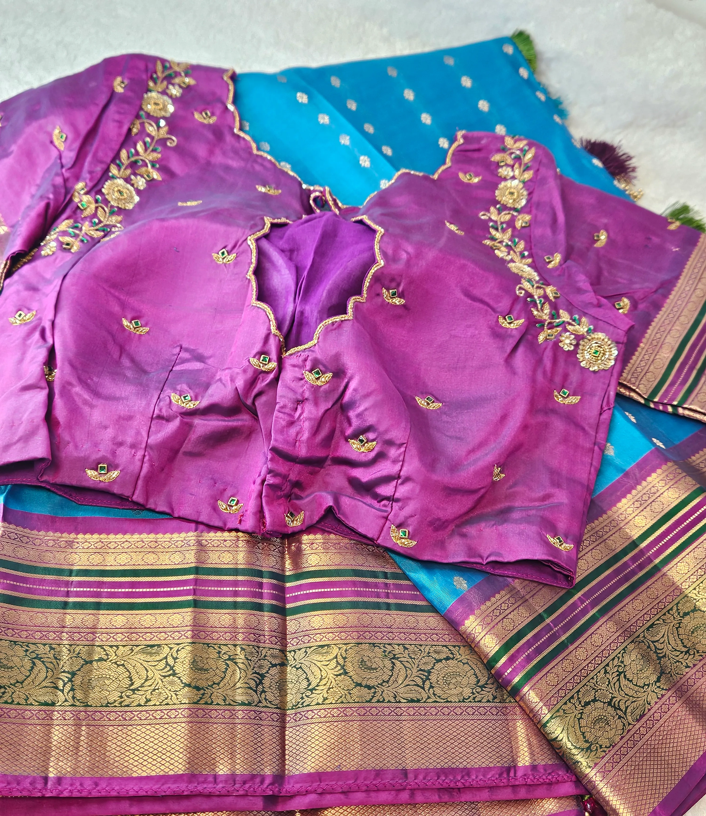 Handwoven Kanchipuram Silk Saree with Zari for Weddings - Image 3