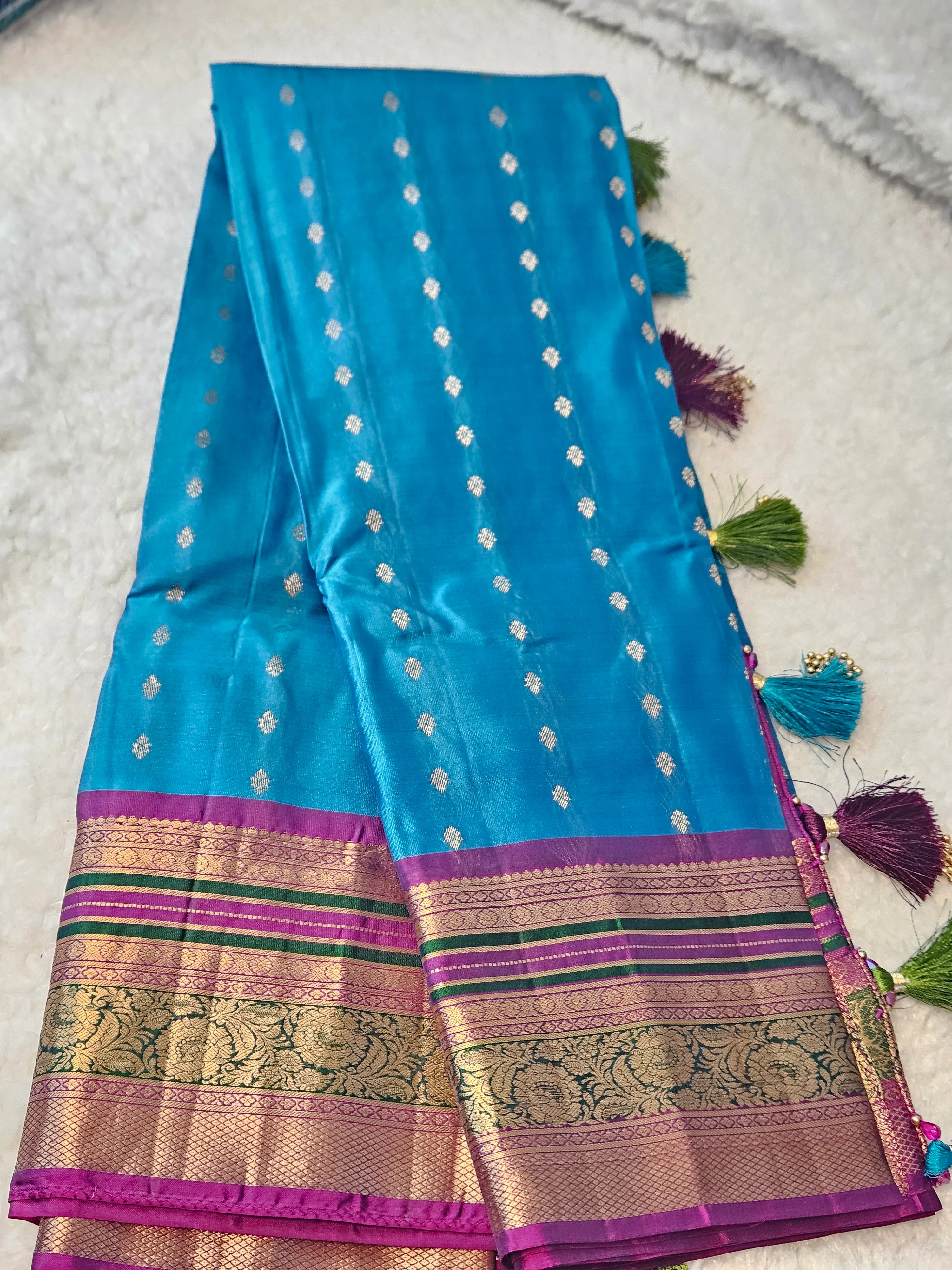 Handwoven Kanchipuram Silk Saree with Zari for Weddings - Image 4