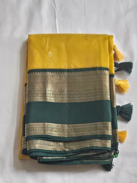 Handwoven Kanchipuram Silk Saree with Zari Elegance