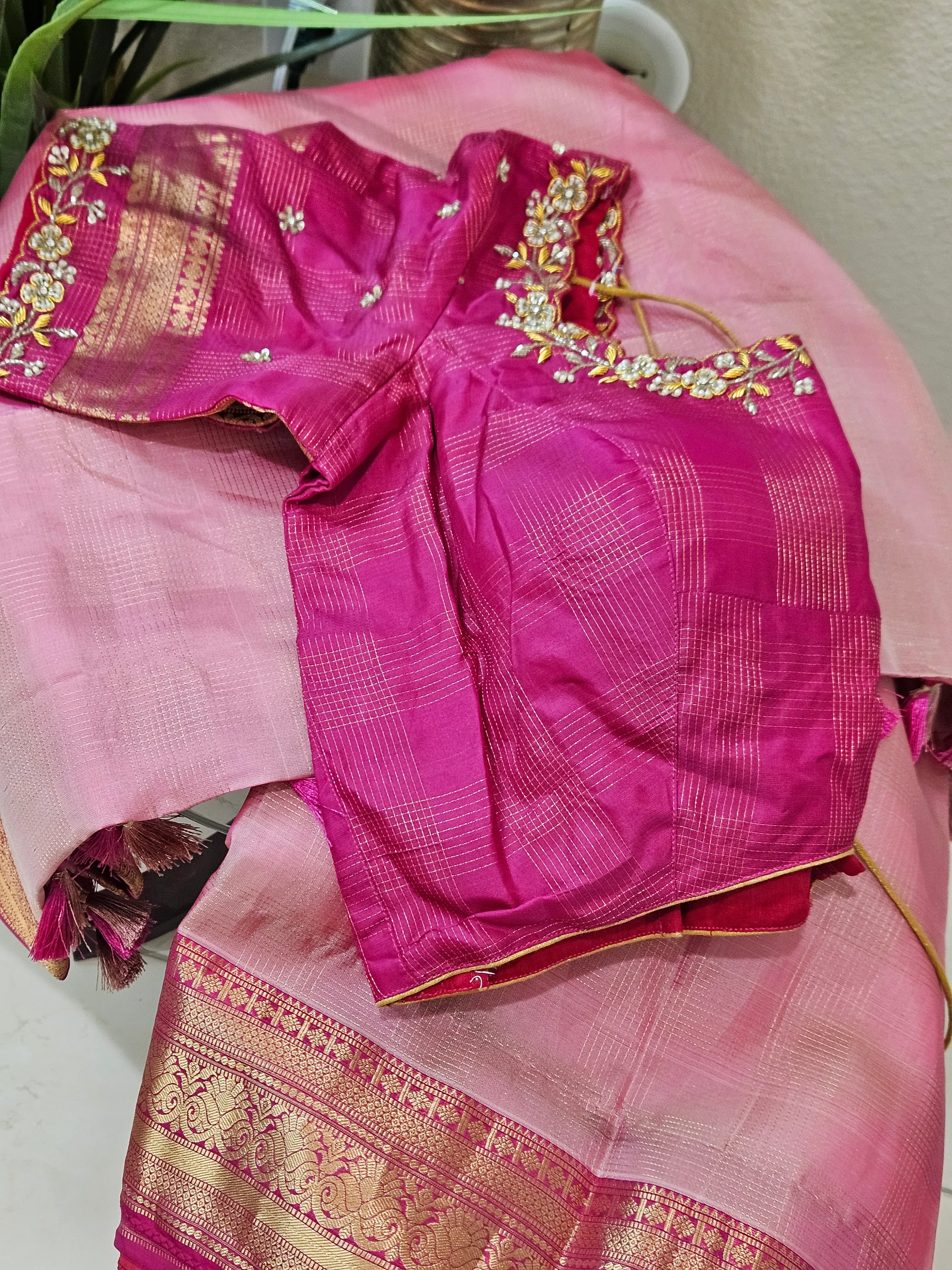 Handwoven Kanchipuram Silk Saree with Zari Details - Image 3