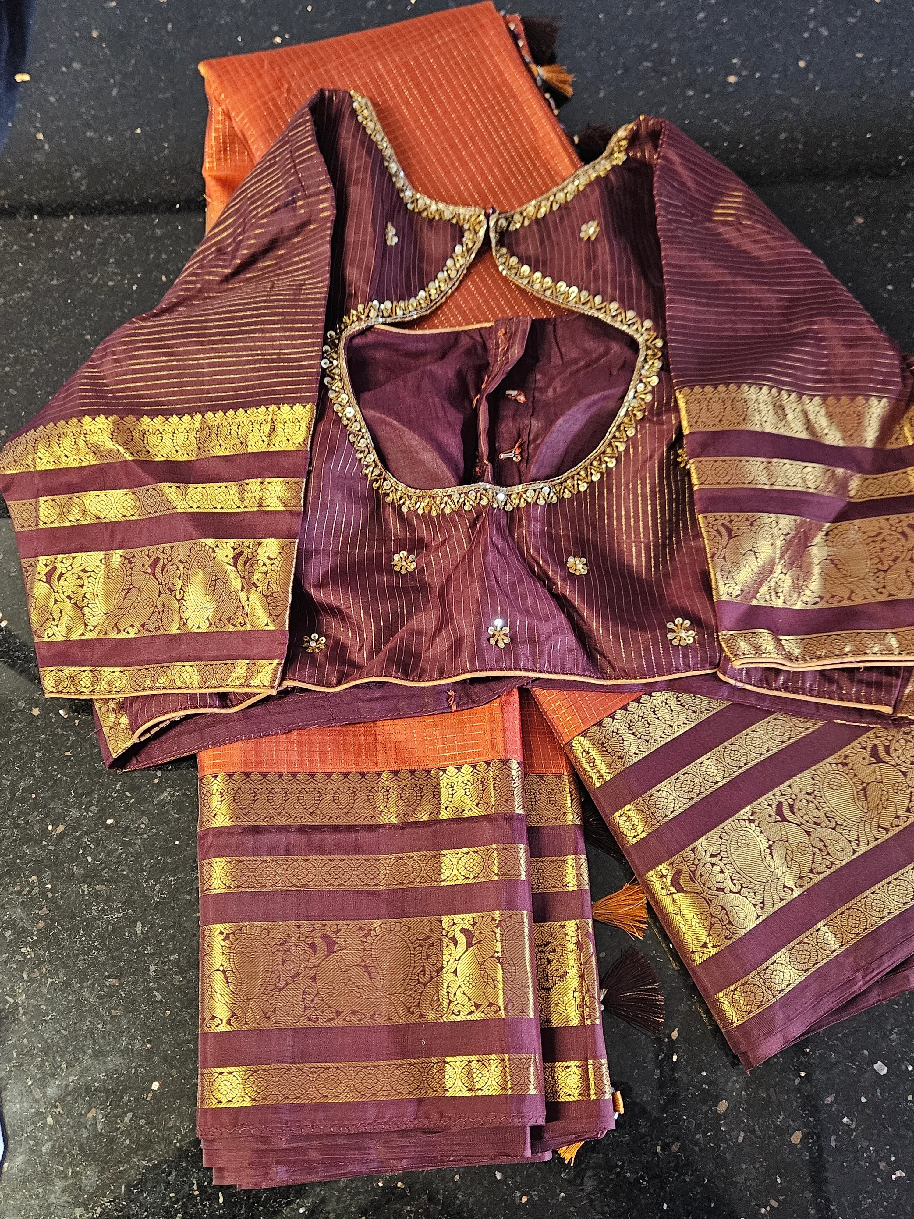 Pure Handwoven Kanchipuram Silk Wedding Saree with Gold Zari Accents - Image 3