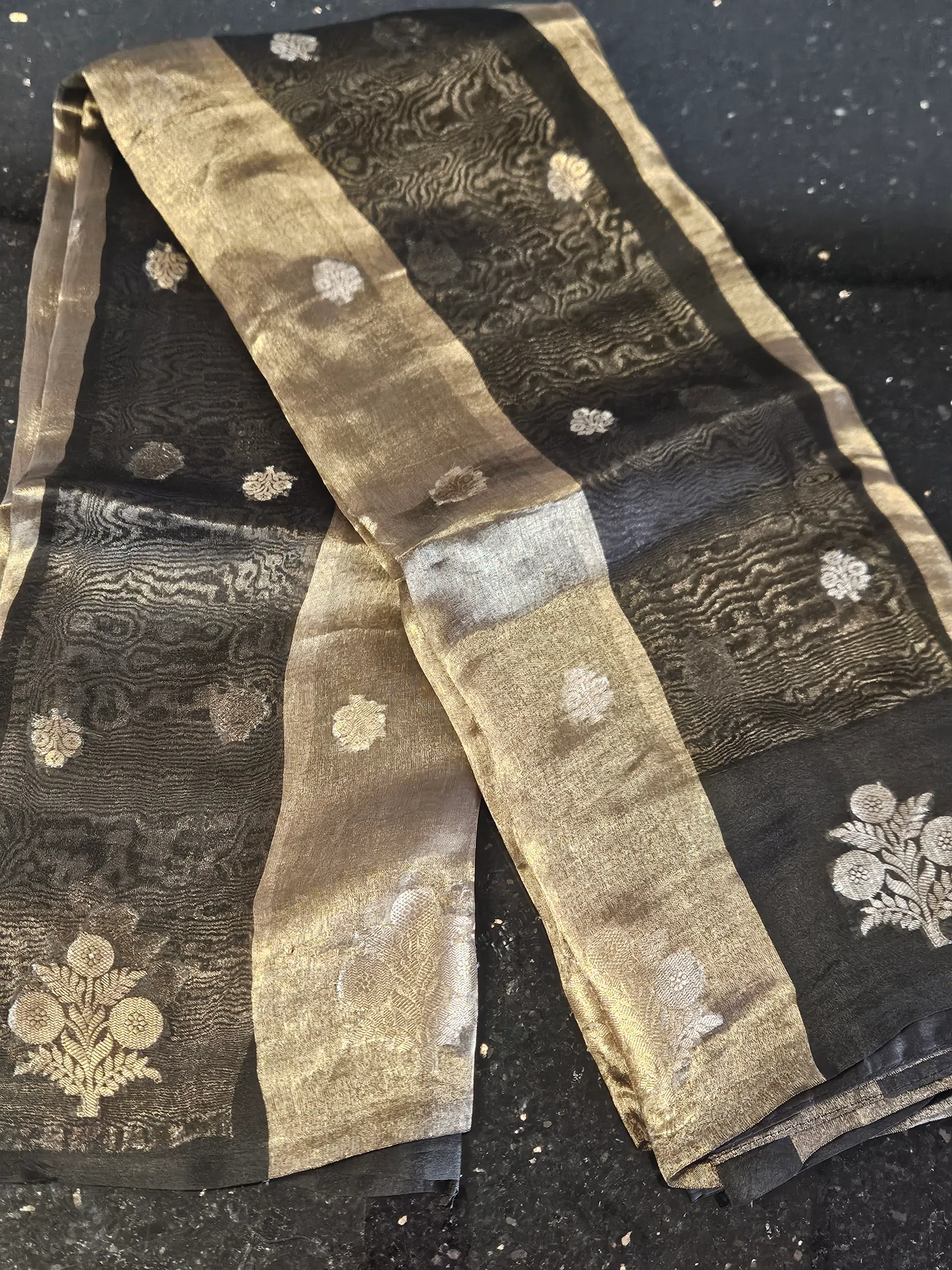 Exquisite Pure Banarasi Kora Tissue Saree – Timeless Elegance for Special Occasions - product image