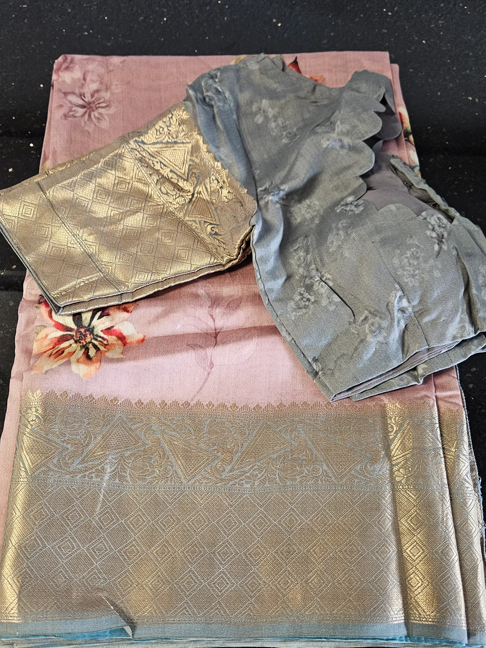 Exquisite Pure Banarasi Floral Silk Saree for Weddings & Festivals - product image