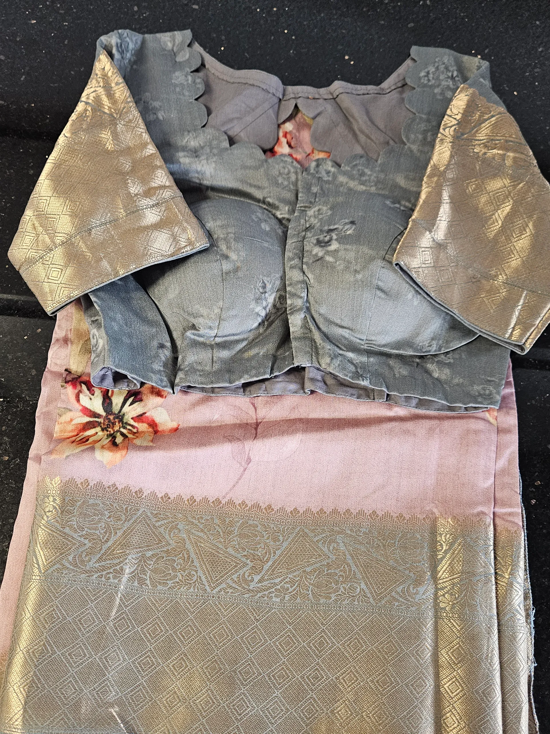 Exquisite Pure Banarasi Floral Silk Saree for Weddings & Festivals - product image