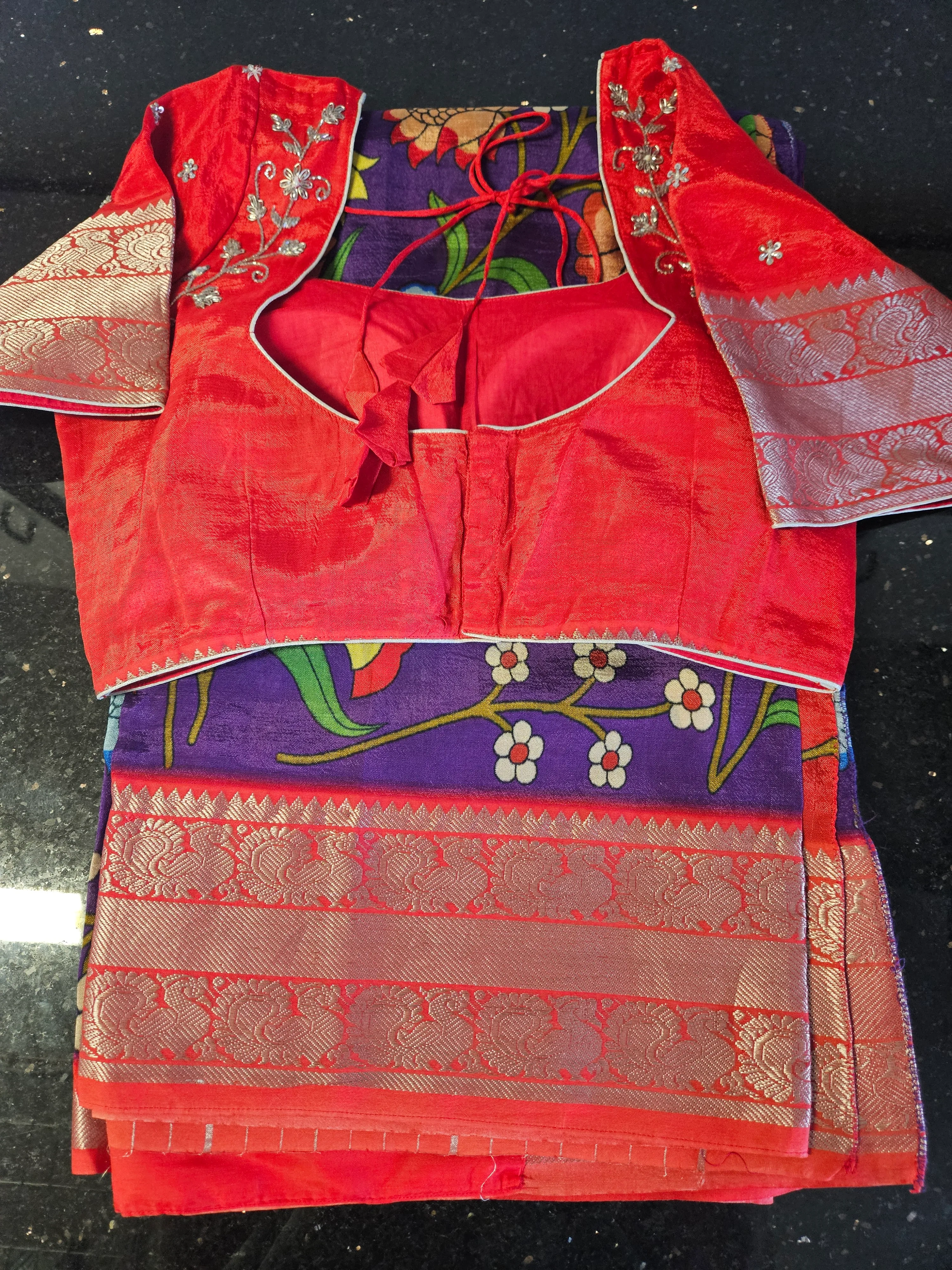 Handwoven Mangalagiri Silk Pattu Saree with Golden Zari Detailing - Image 3