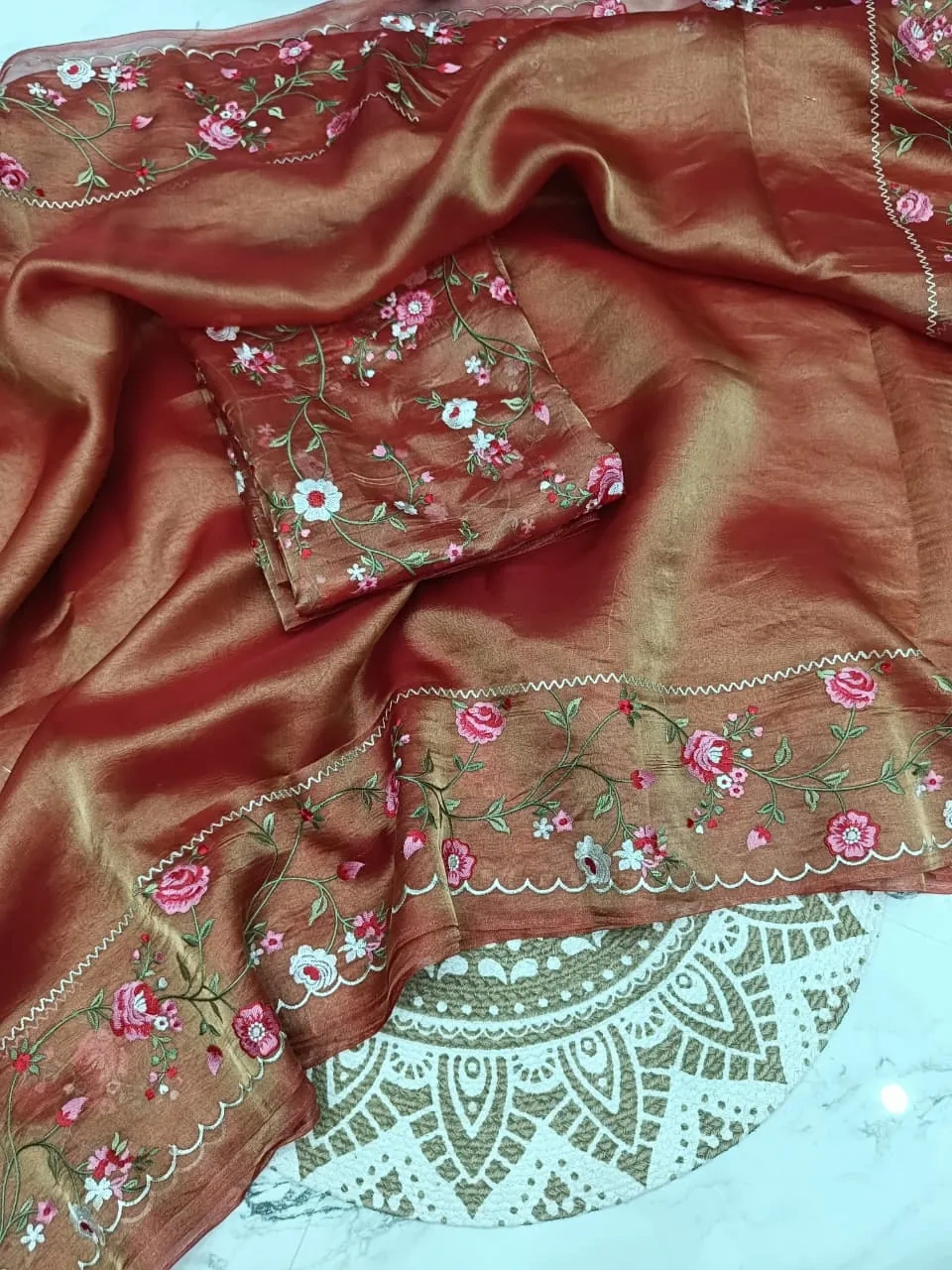Pure Banarasi Tissue Saree with Gold Zari for Weddings - Image 2
