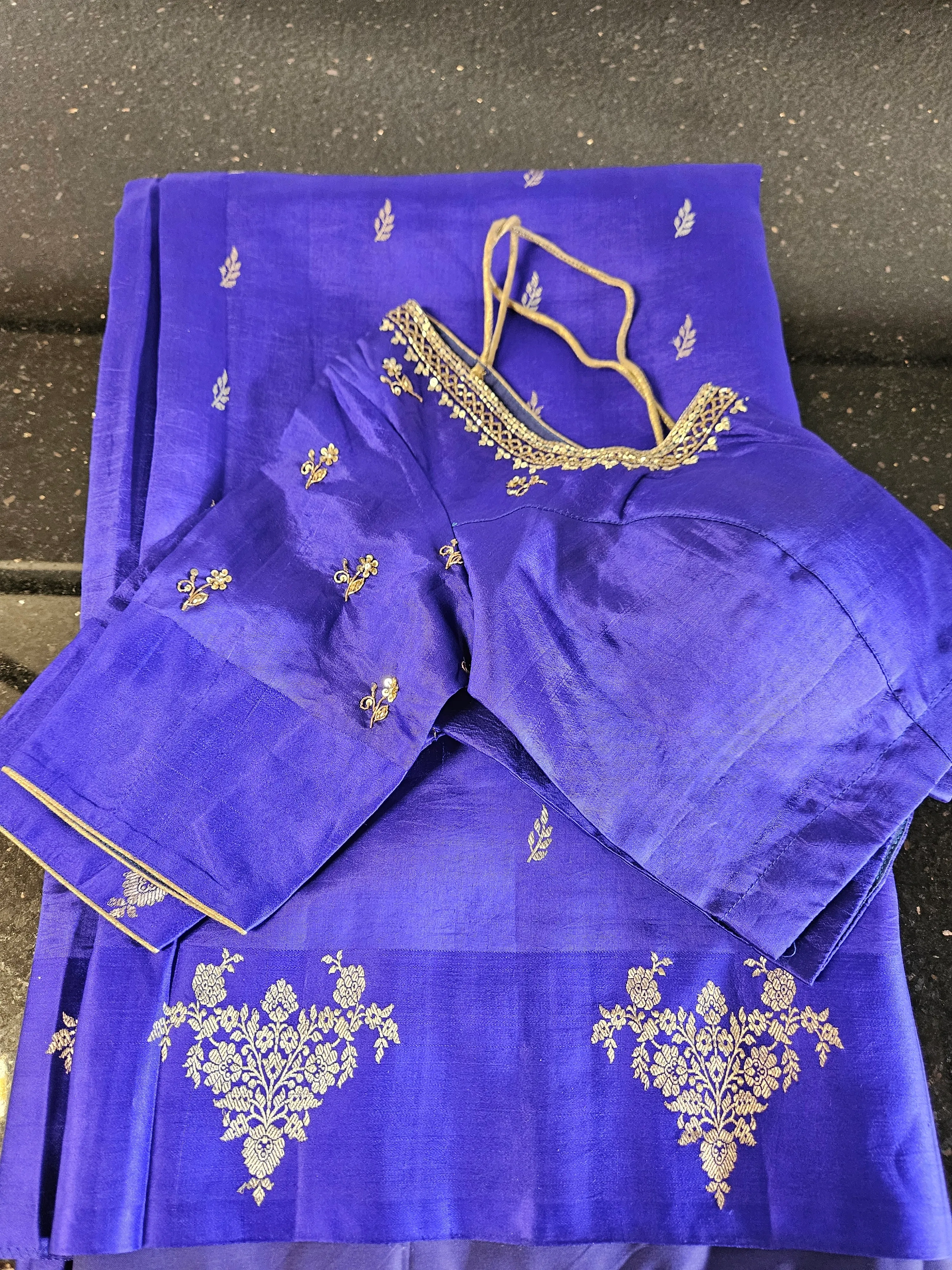 Pure Handloom Raw Mango Pattu Silk Saree for Weddings - Image 2