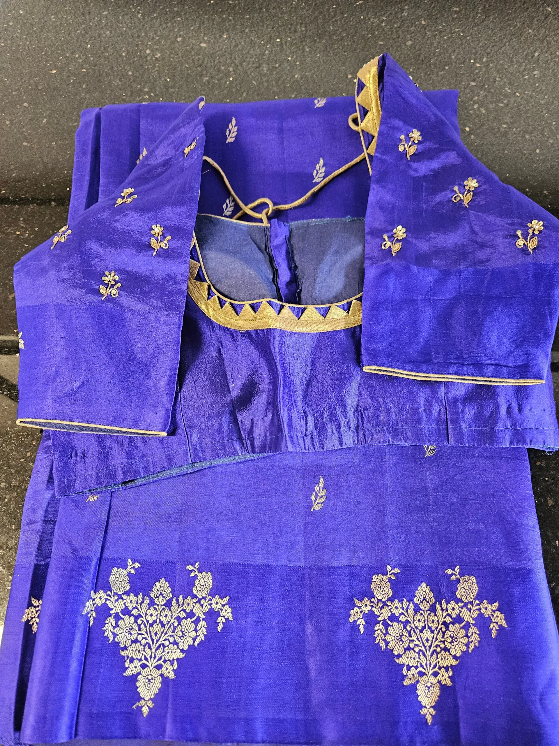 Exquisite Pure Handloom Raw Mango Pattu Saree for Festive Elegance - product image