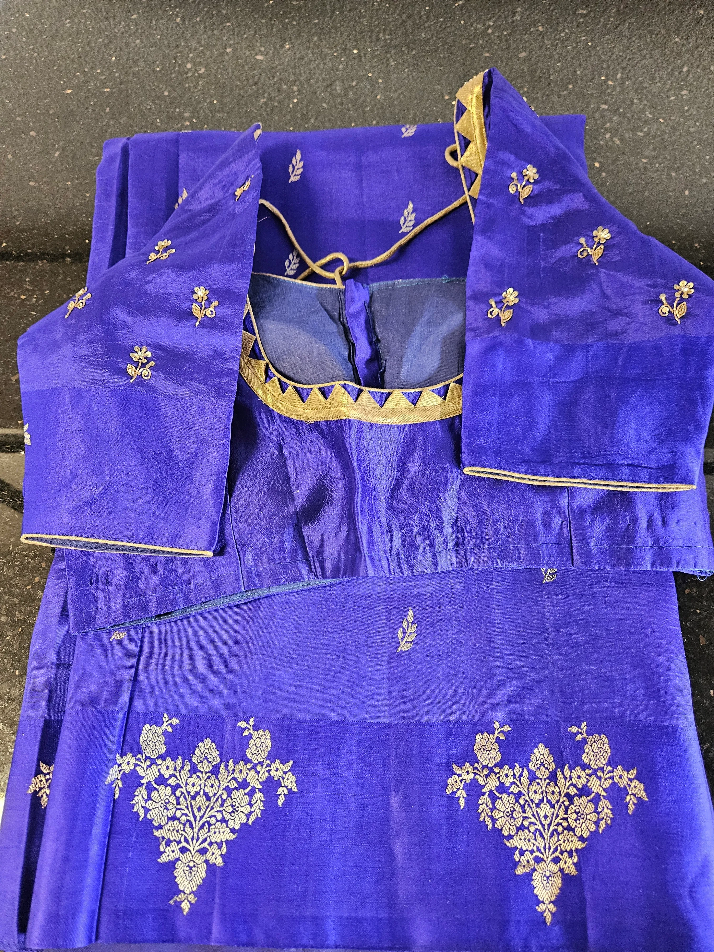 Pure Handloom Raw Mango Pattu Silk Saree for Weddings - Image 3