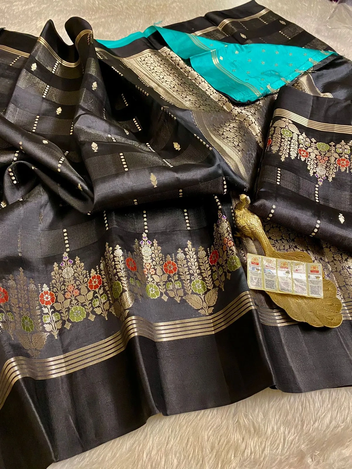 Pure Handloom Raw Mango Pattu Saree – Luxury Indian Ethnic Wear - Image 3