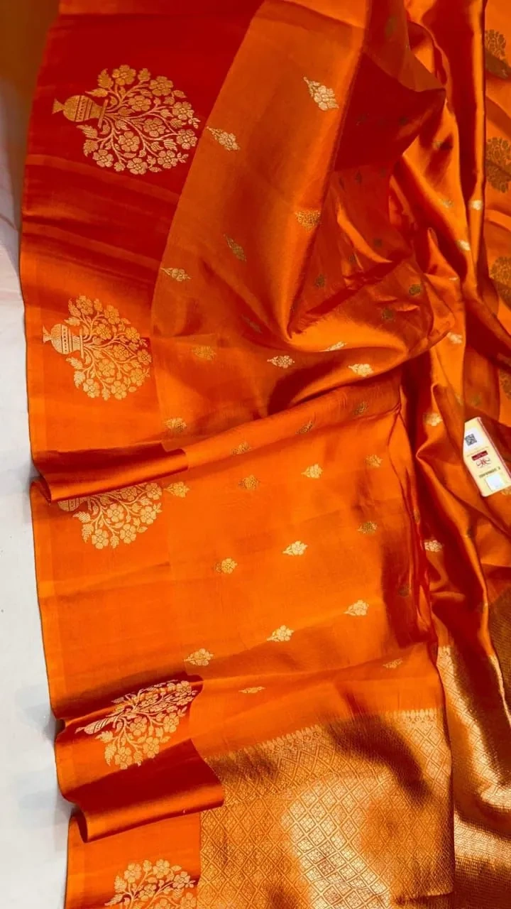 Luxurious Handwoven Raw Mango Pattu Saree for Weddings & Celebrations - Image 4